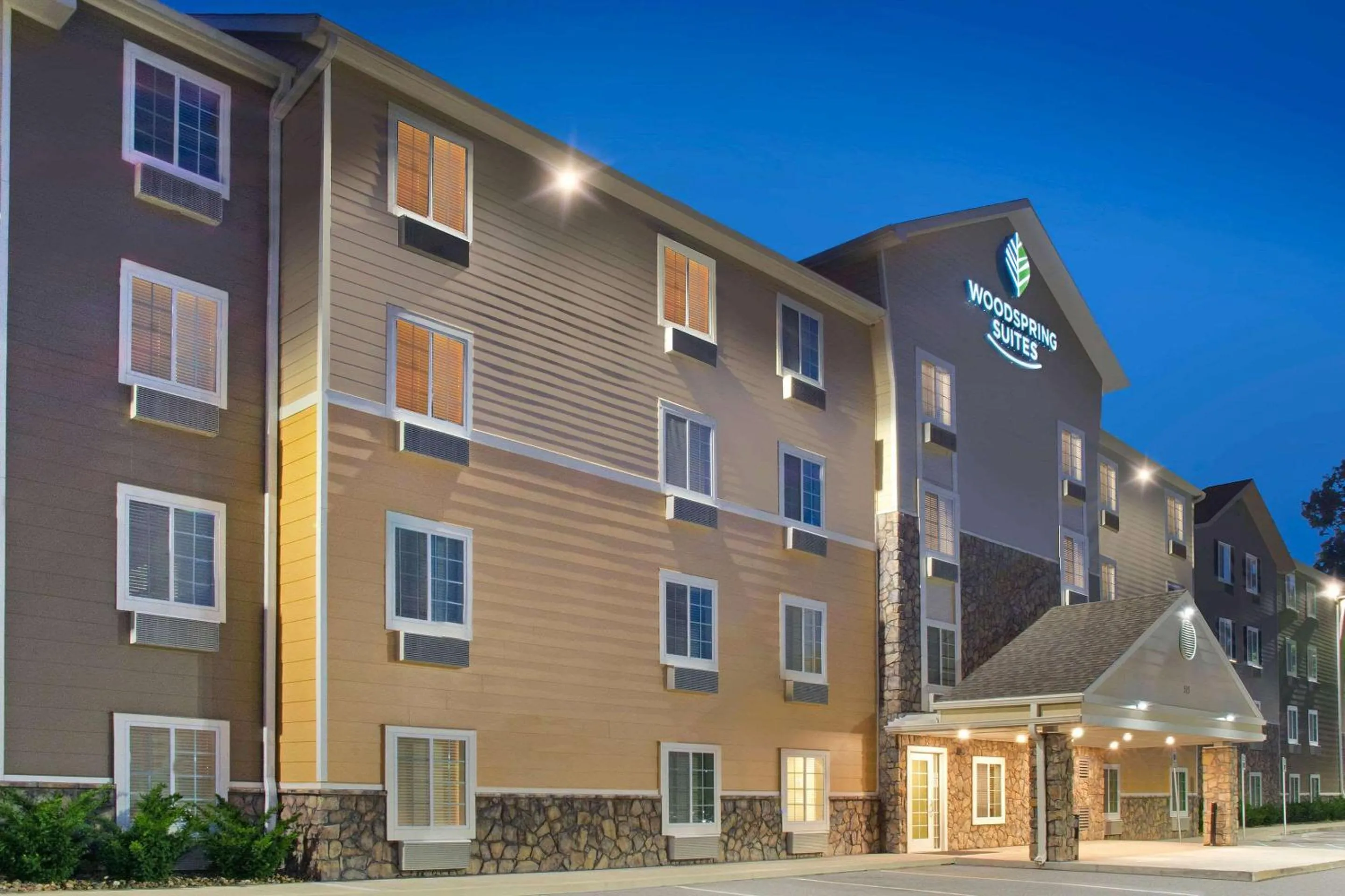 Property building in WoodSpring Suites Nashville Airport