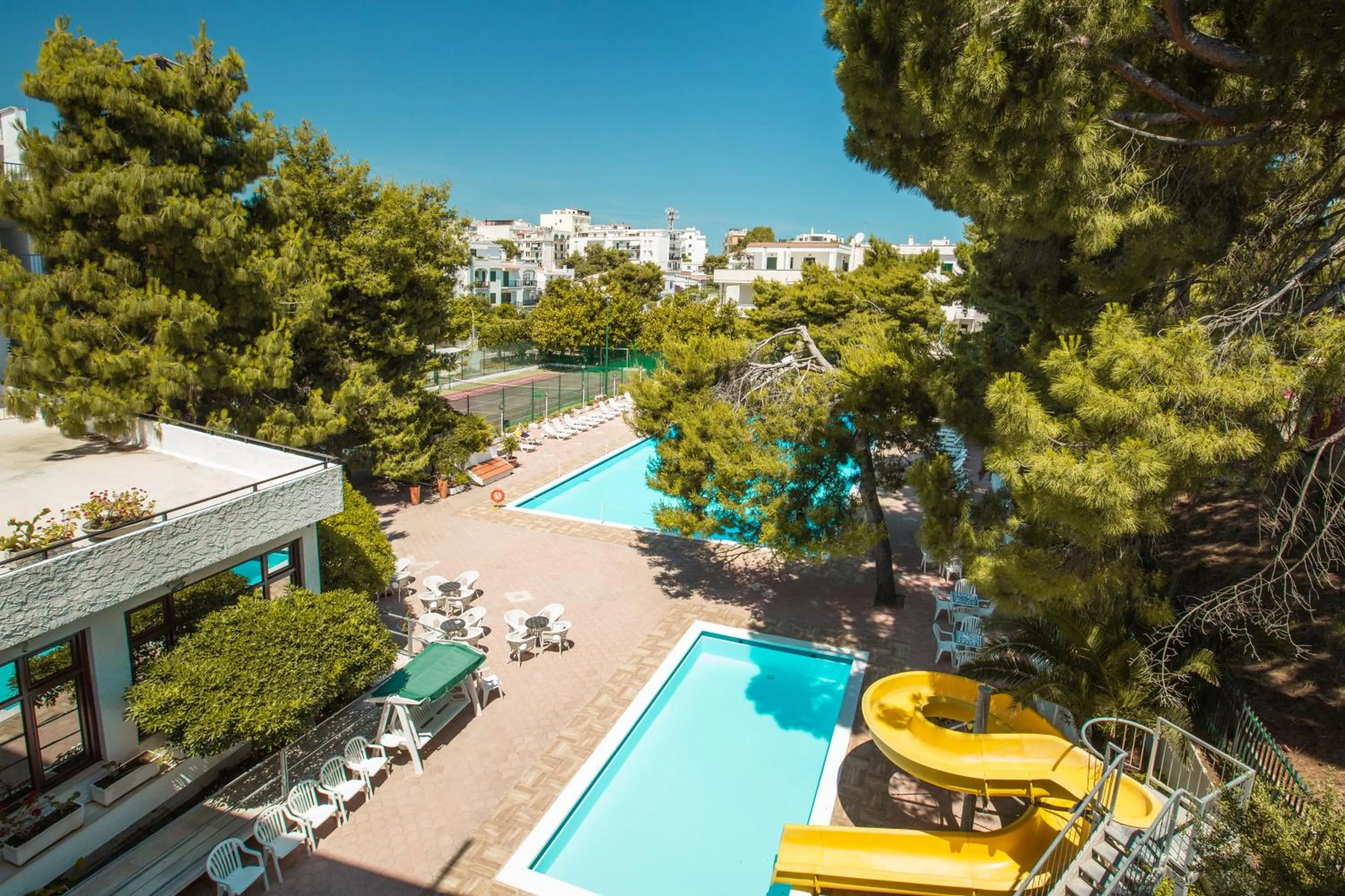 Swimming pool in Hotel Mediterraneo