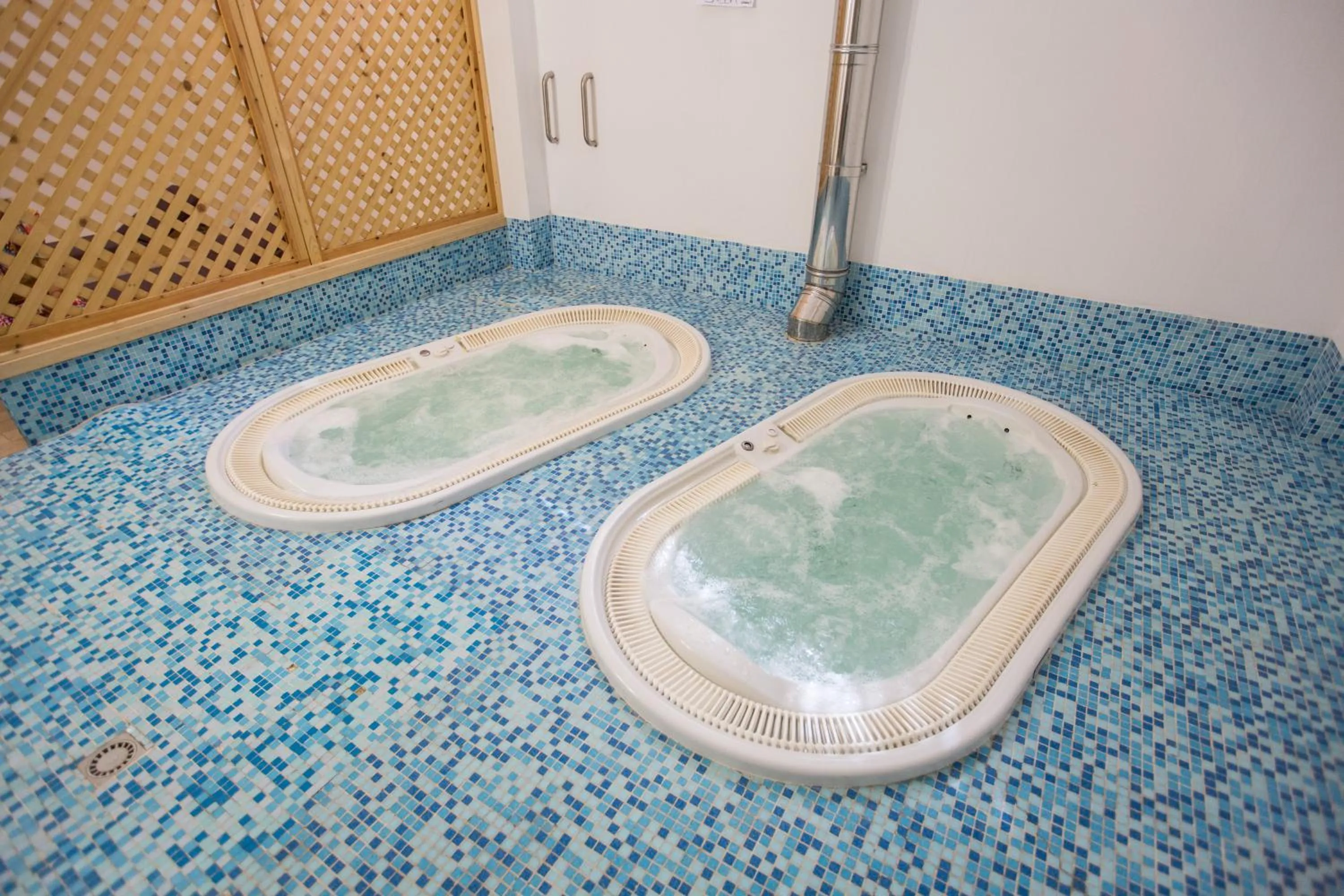 Hot Tub in Hotel Mediterraneo