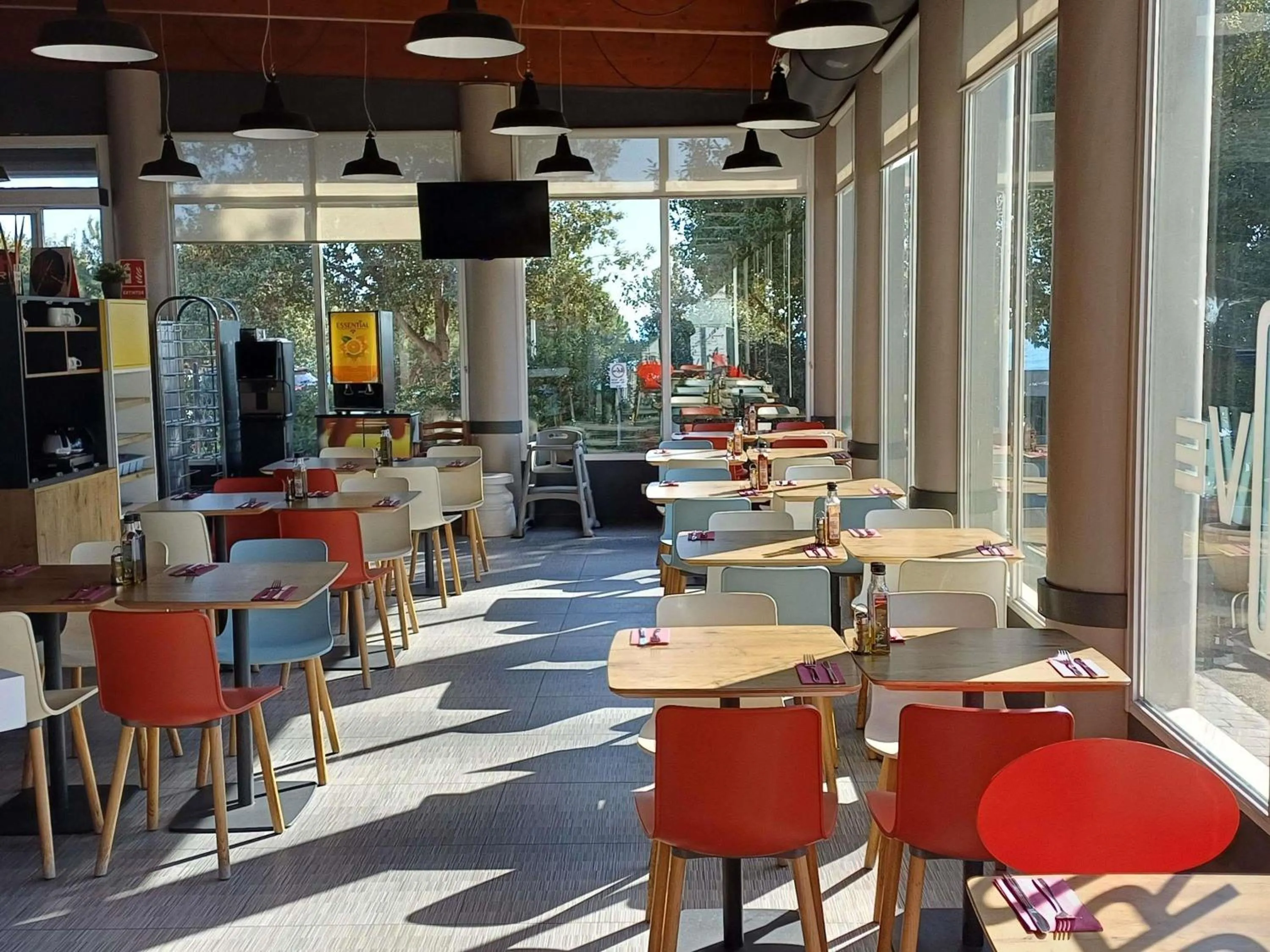 Restaurant/places to eat in Ibis Hotel Alicante