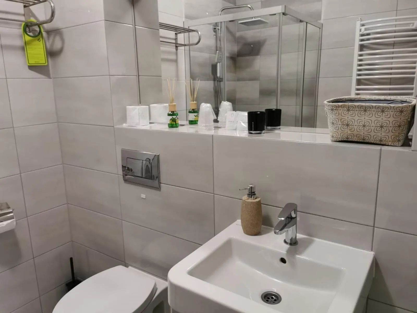 Shower in Magnolia Hotel&Restauracja