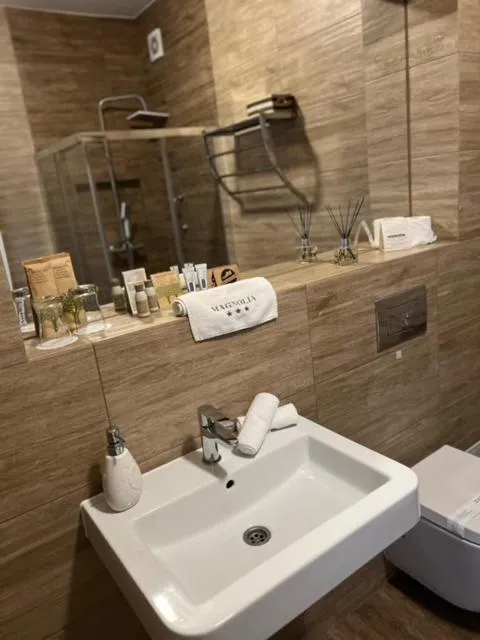 Shower in Magnolia Hotel&Restauracja