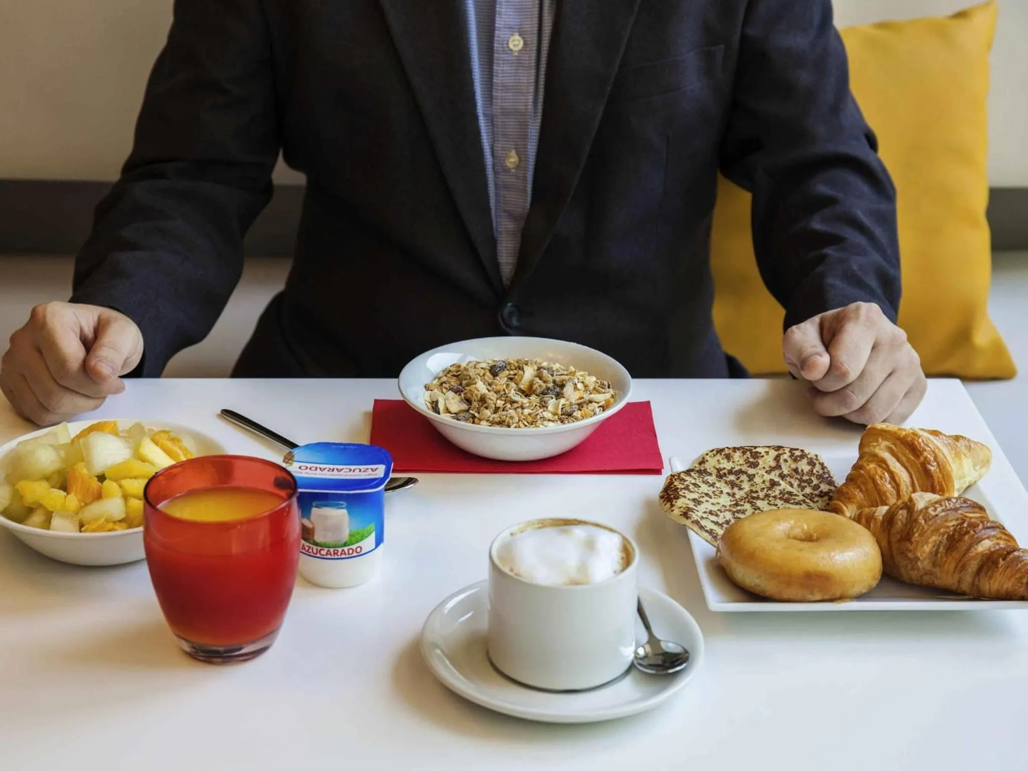 Breakfast in Ibis Cornella