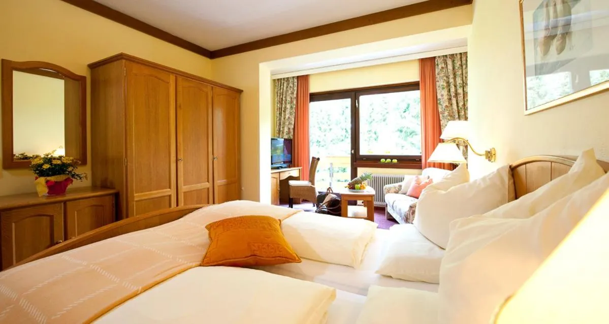 Bedroom, Bed in Wohlfühl & Genusshotel Felsenhof