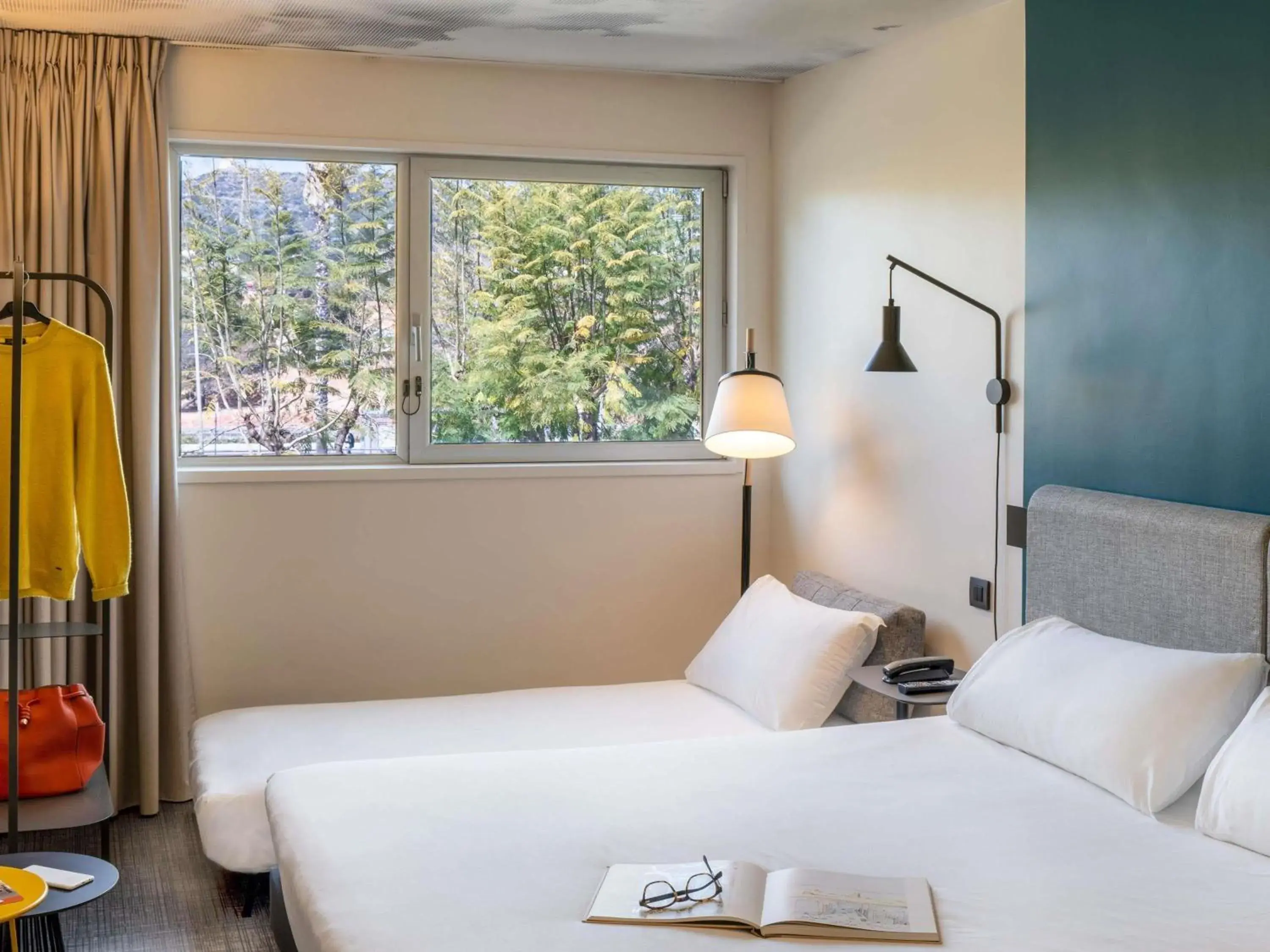 Superior Double Room with Sofa Bed in Ibis Barcelona Aeropuerto Viladecans Superior Double Room with Sofa Bed in Ibis Barcelona Aeropuerto Viladecans