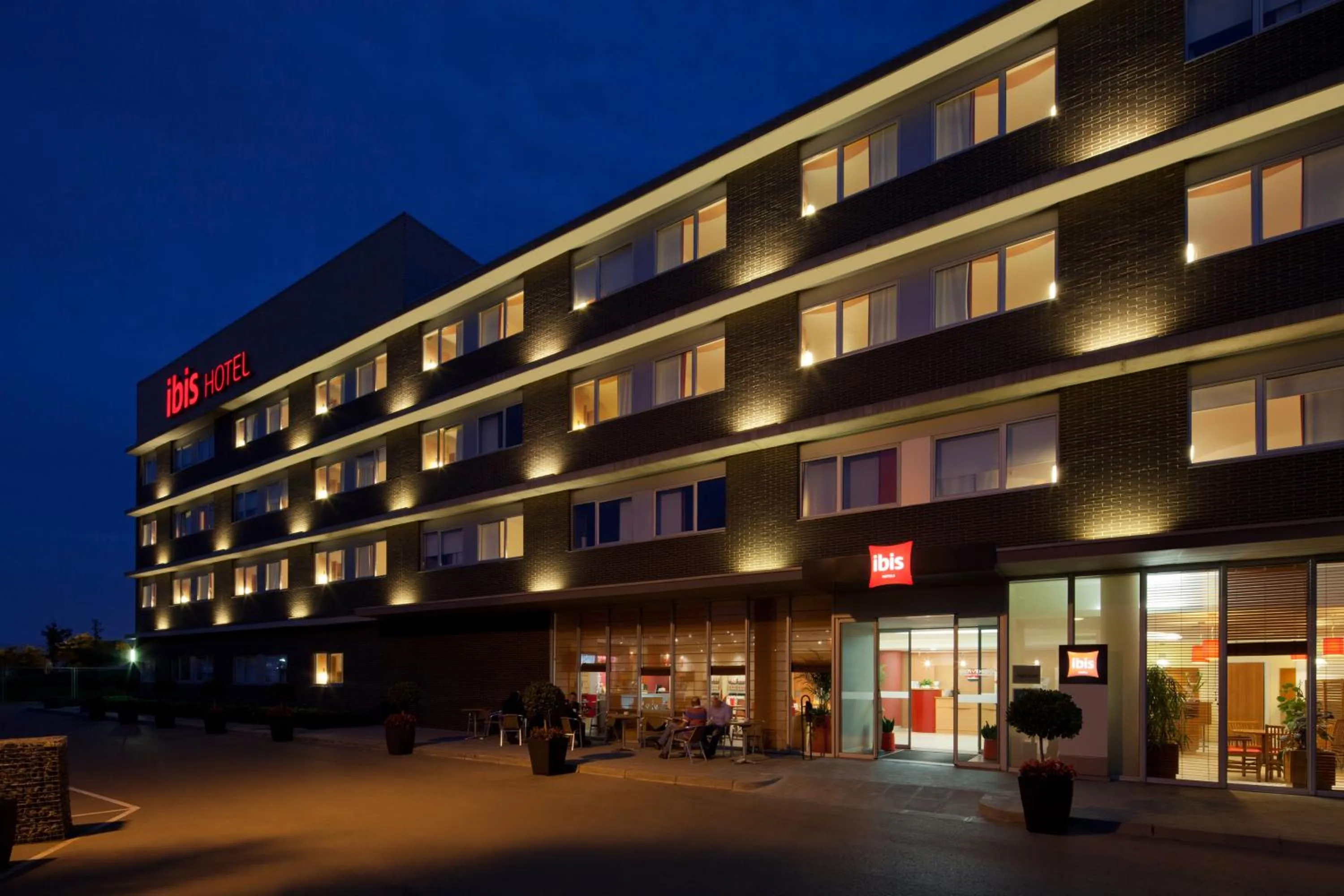 Property building in Ibis Barcelona Aeropuerto Viladecans