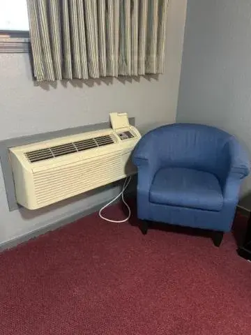 King Room in Pratt Budget Inn King Room in Pratt Budget Inn