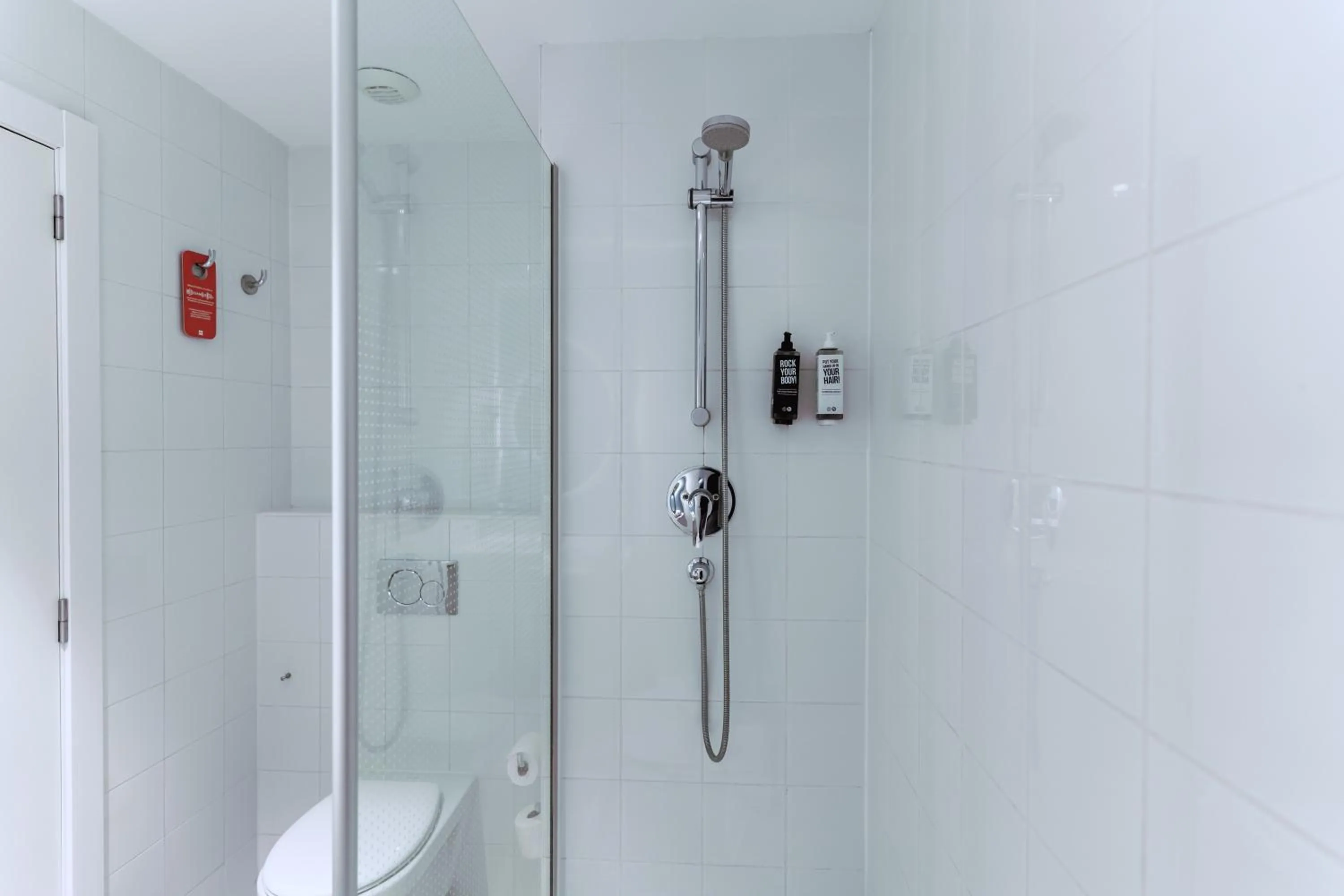 Bathroom in Ibis Barcelona Plaza Glòries 22@