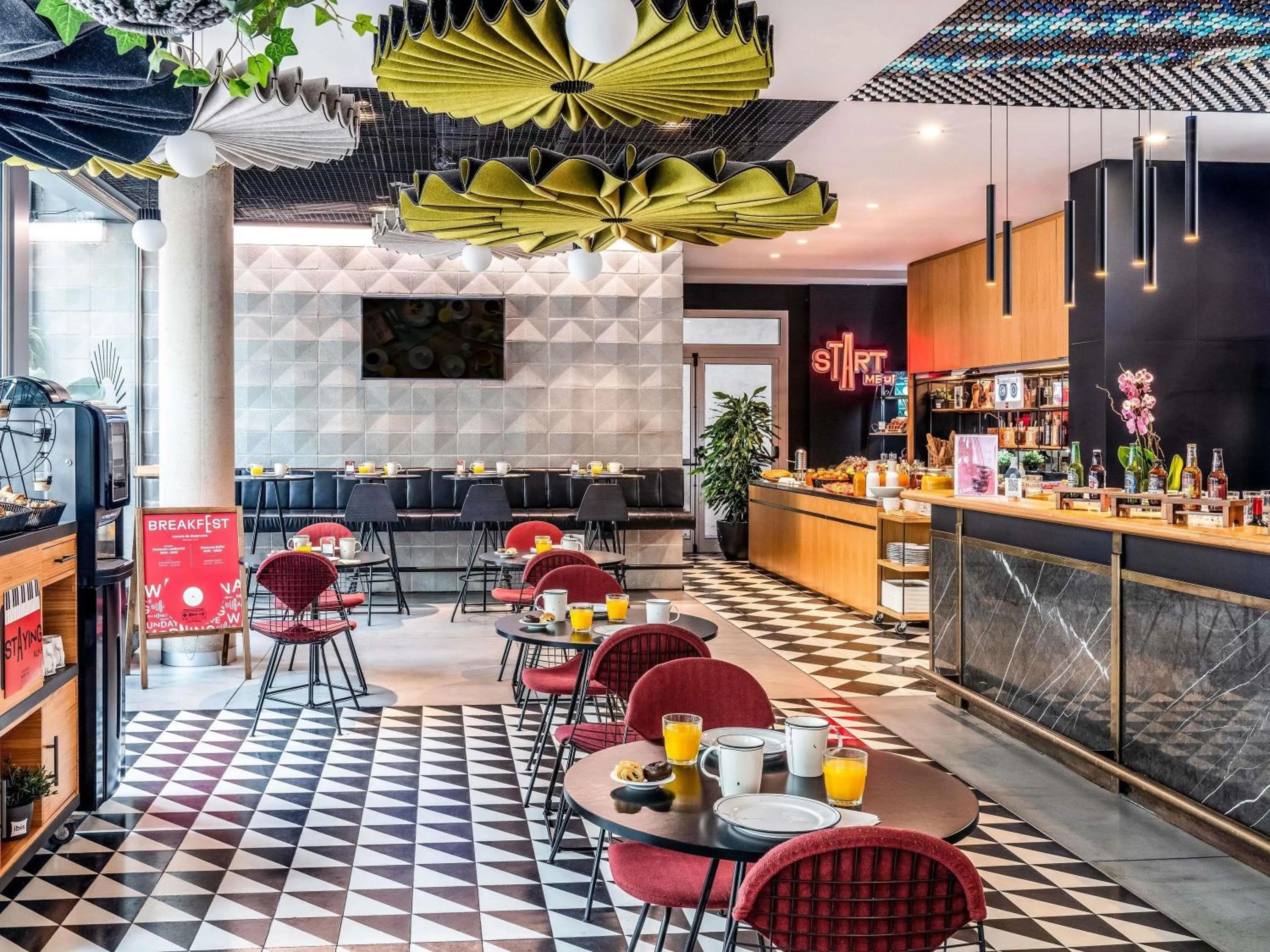 Property building in Ibis Barcelona Plaza Glòries 22@