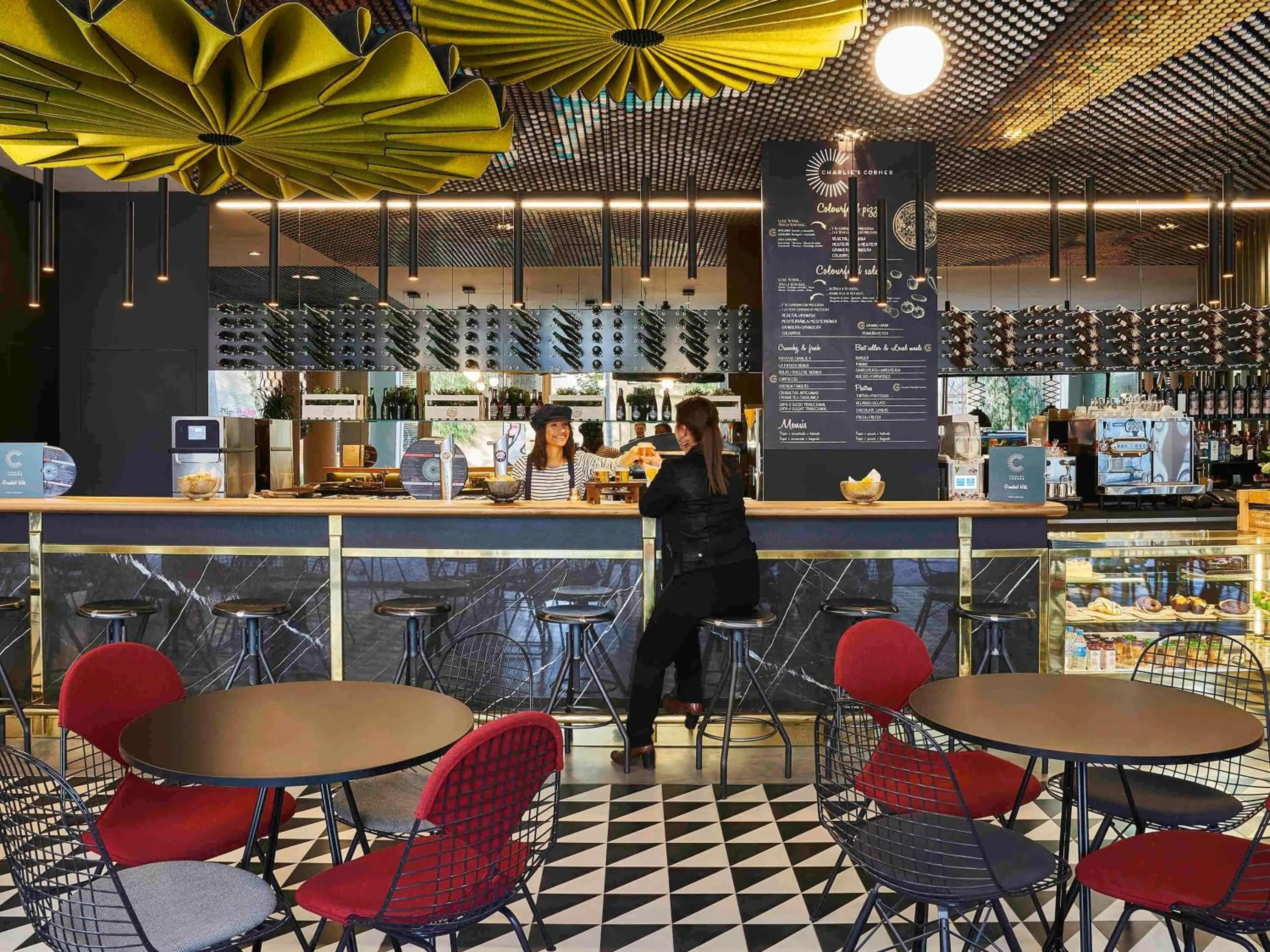 Restaurant/places to eat in Ibis Barcelona Plaza Glòries 22@