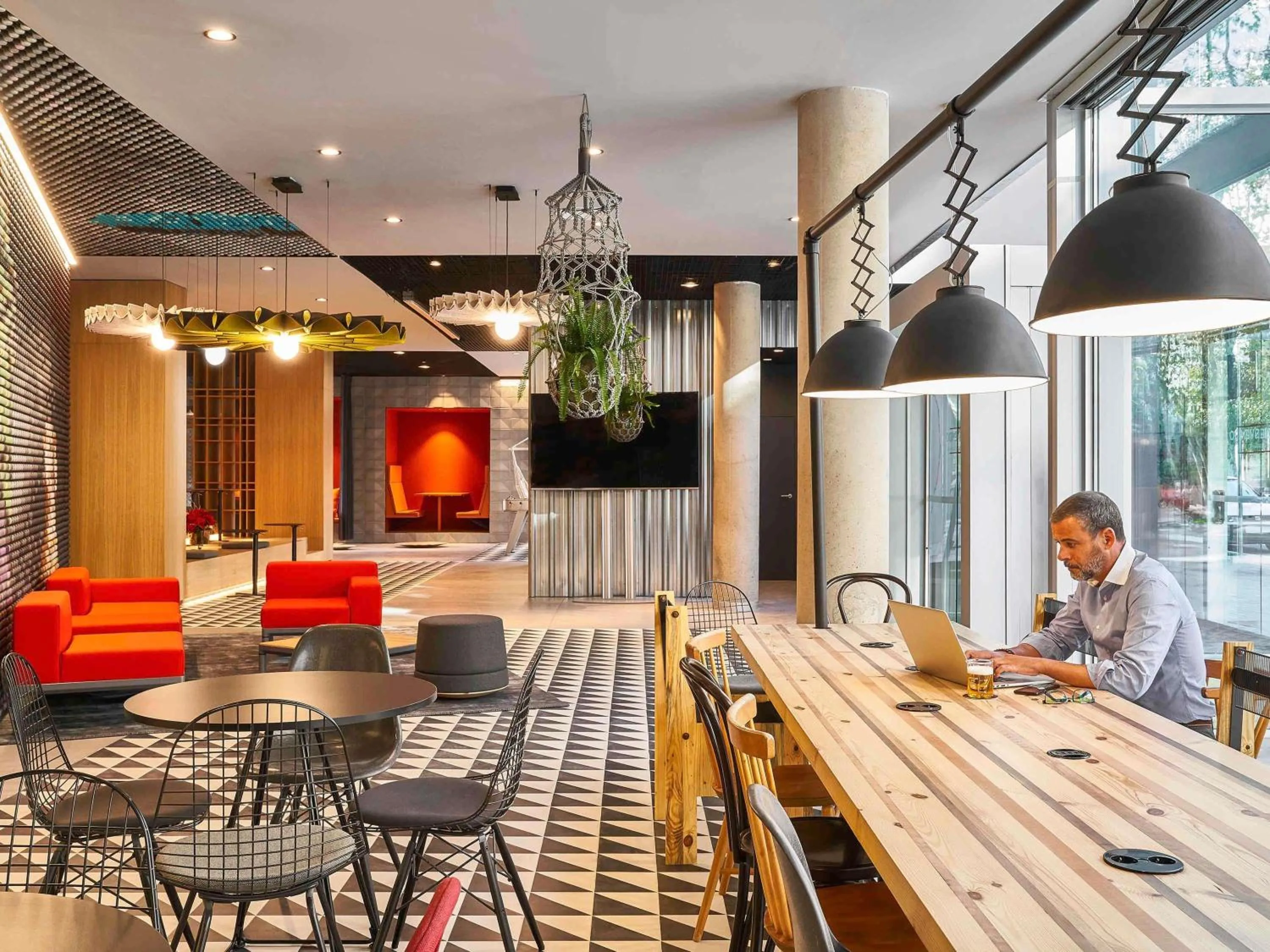 Restaurant/places to eat in Ibis Barcelona Plaza Glòries 22@