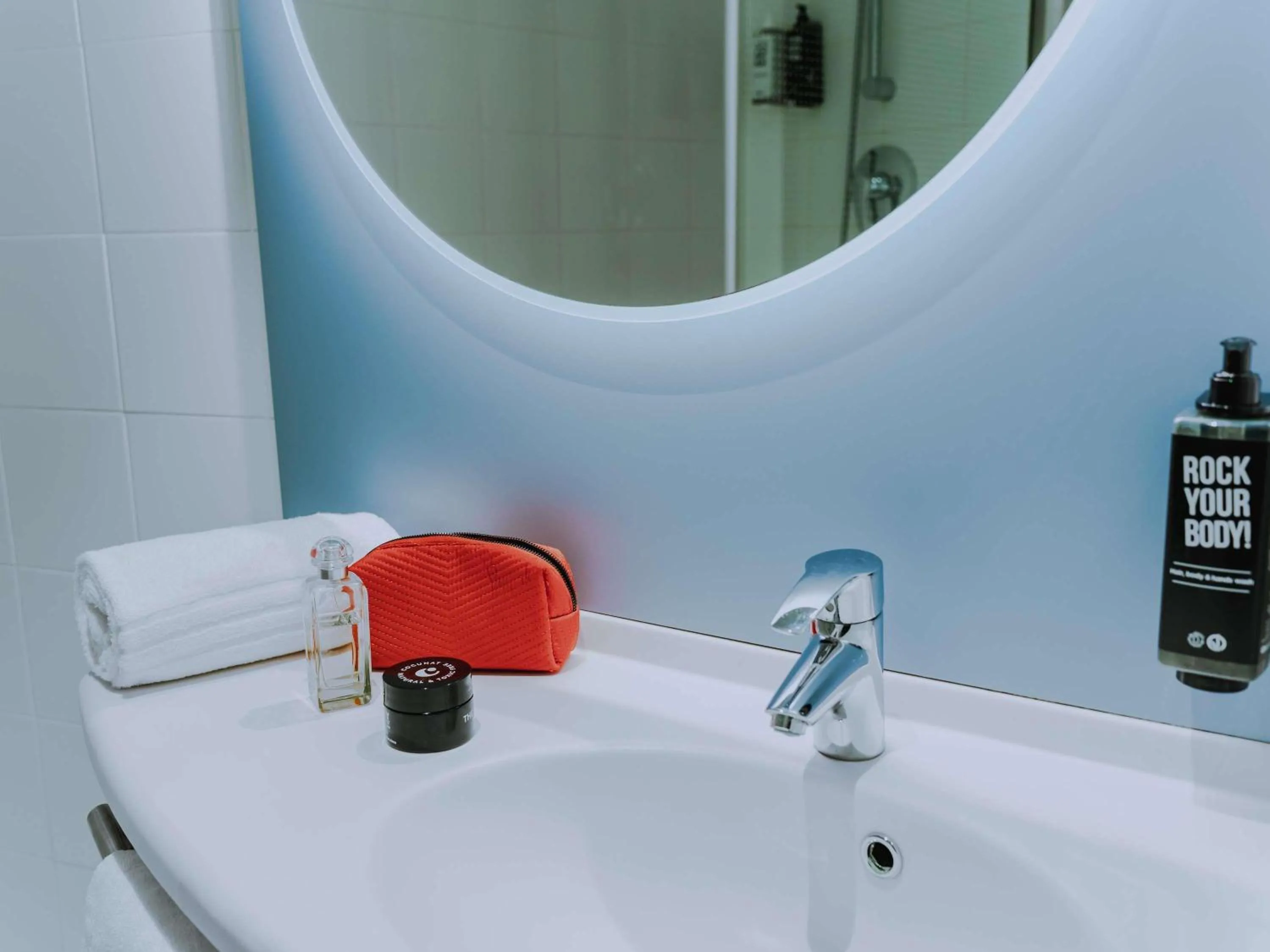 Bedroom in Ibis Barcelona Plaza Glòries 22@