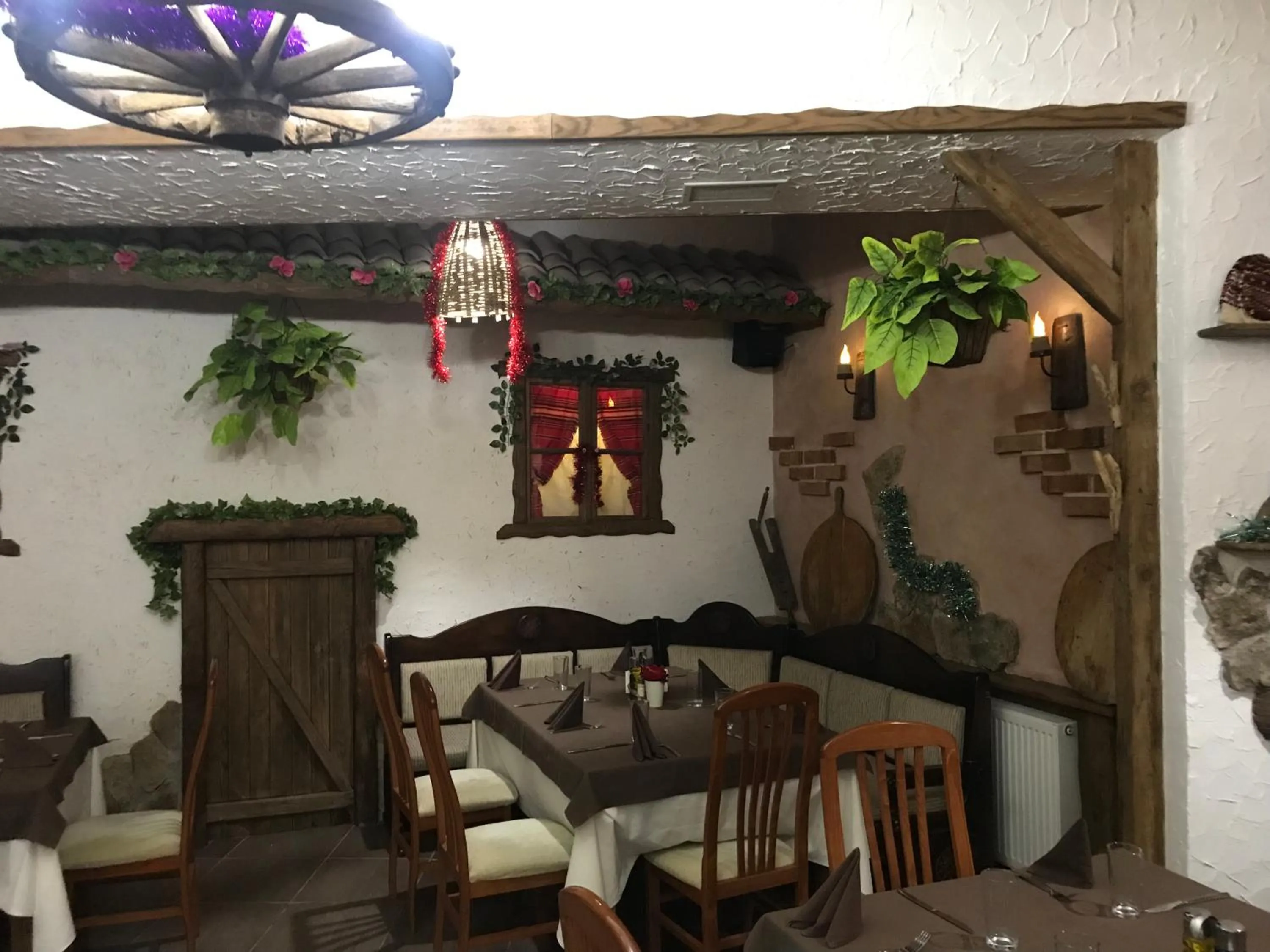 Restaurant/places to eat in Grand Monastery Private Apartments