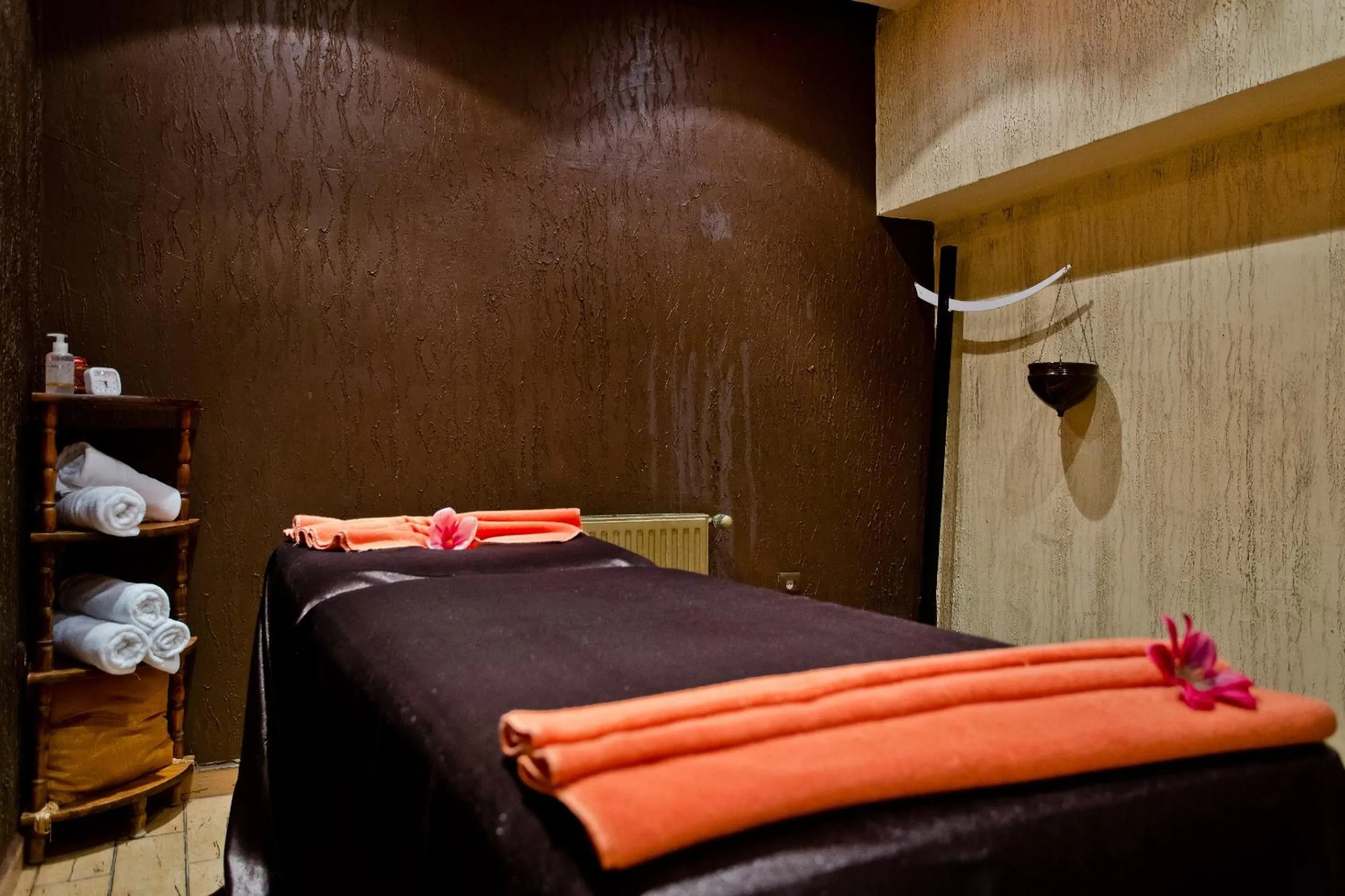Massage, Bed in Grand Monastery Private Apartments