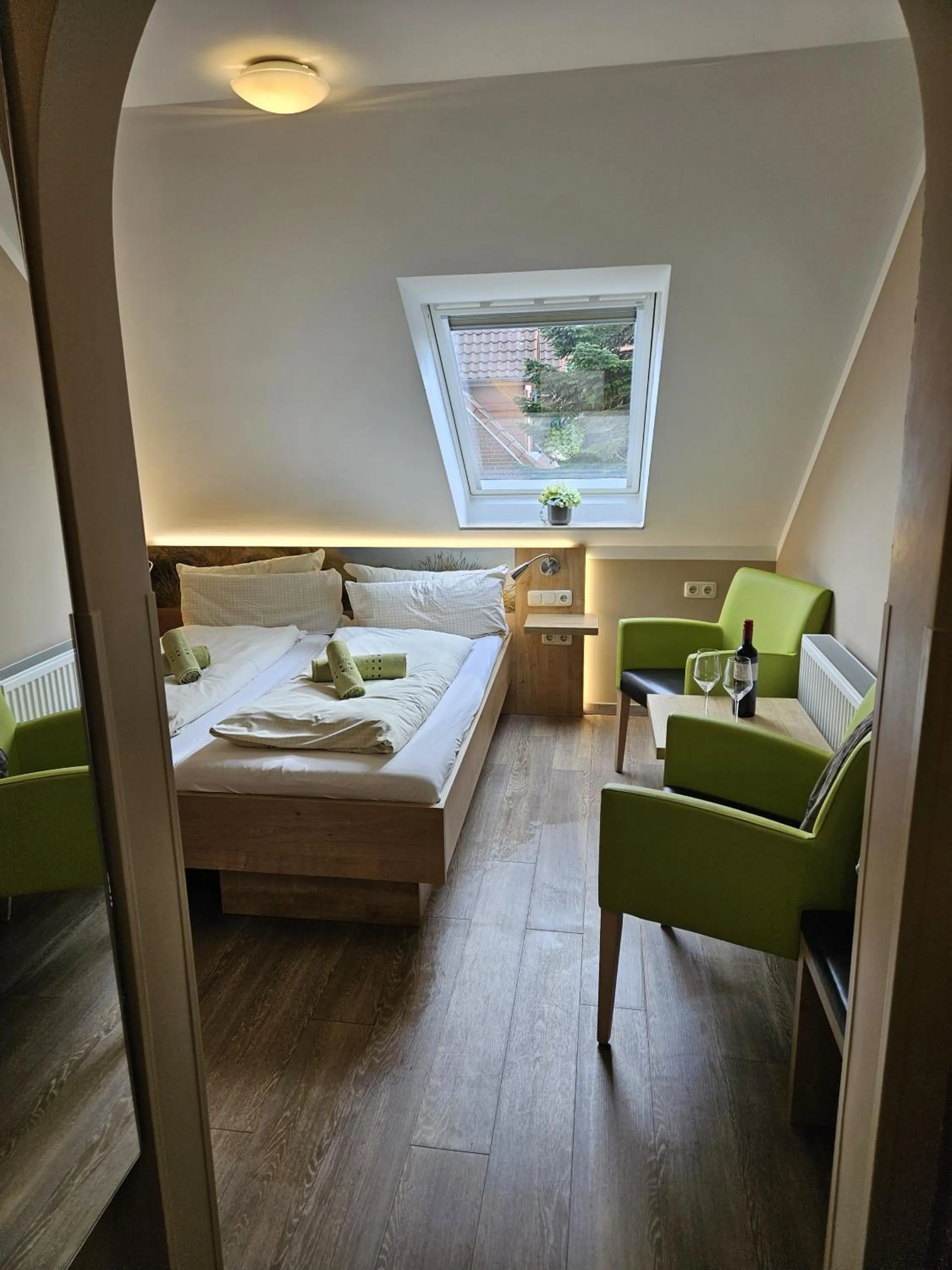 Photo of the whole room, Bed in Hotel Pension Am Hafen