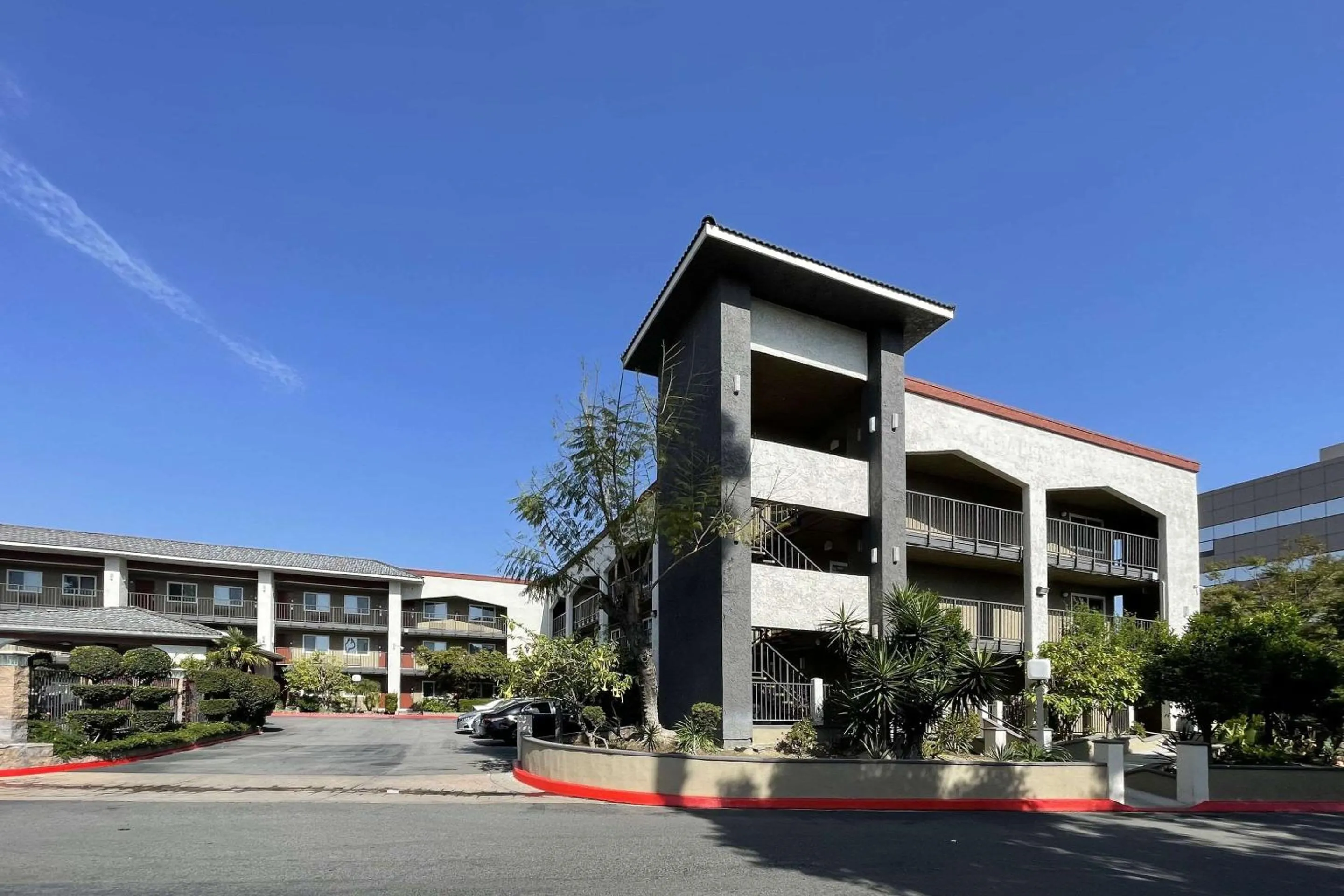 Property building in Quality Inn Ontario Airport Convention Center