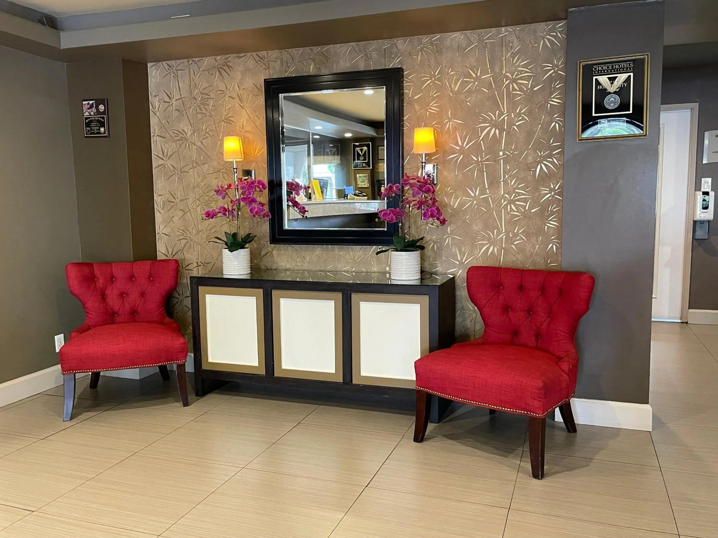Lobby or reception in Quality Inn Ontario Airport Convention Center