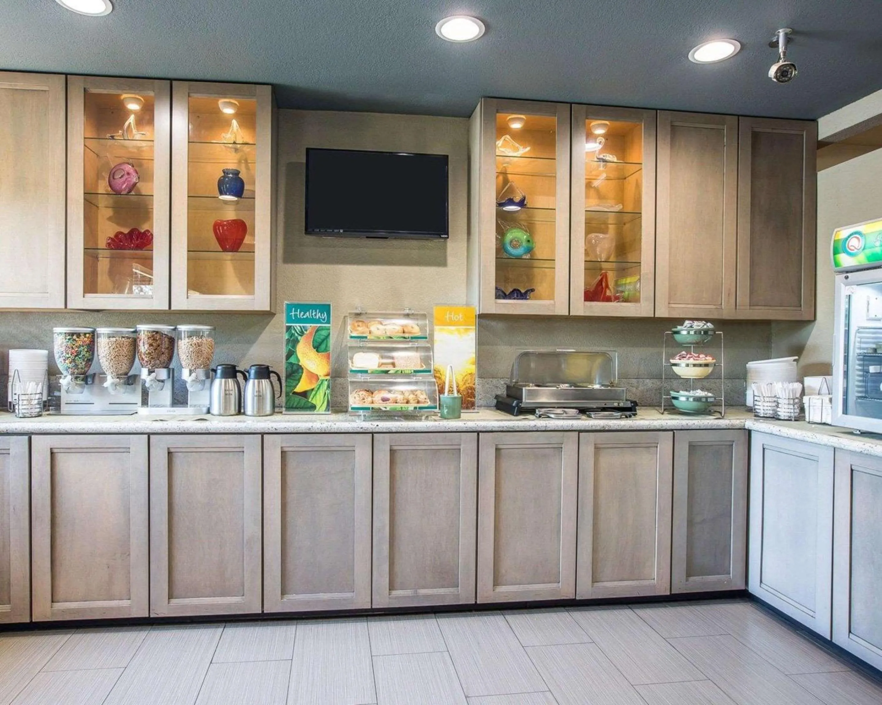 Breakfast in Quality Inn Ontario Airport Convention Center