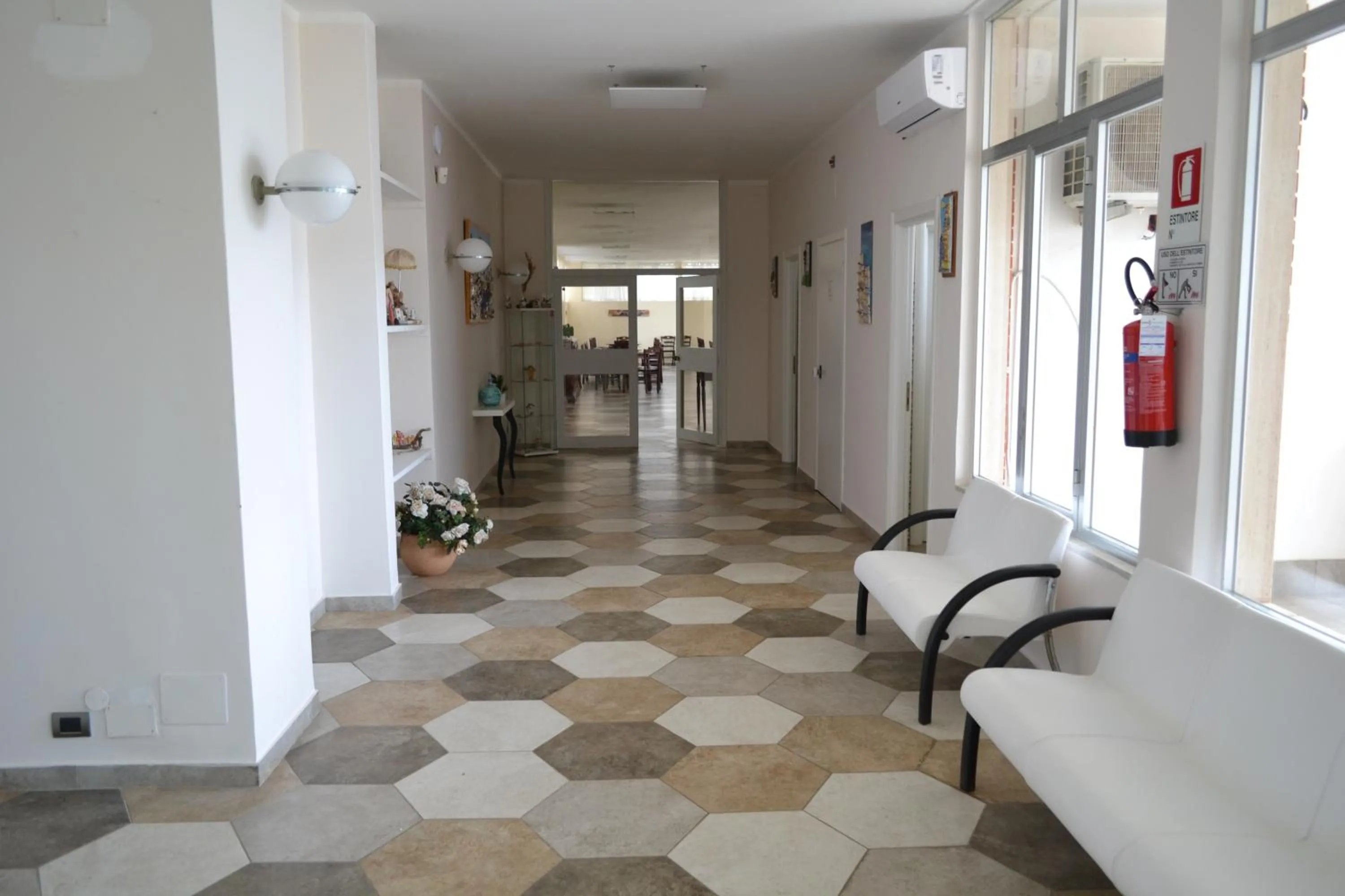 Lounge or bar in Sunrise Accessible Resort