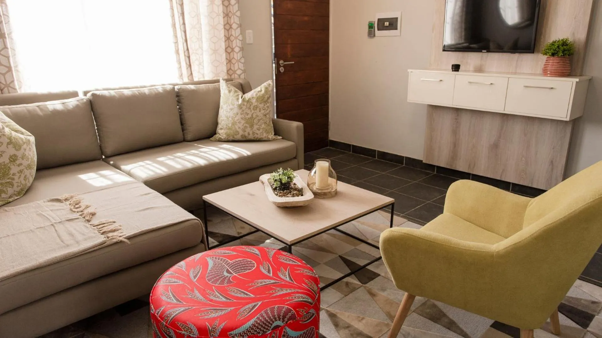 TV and multimedia in 3 Lux Suites