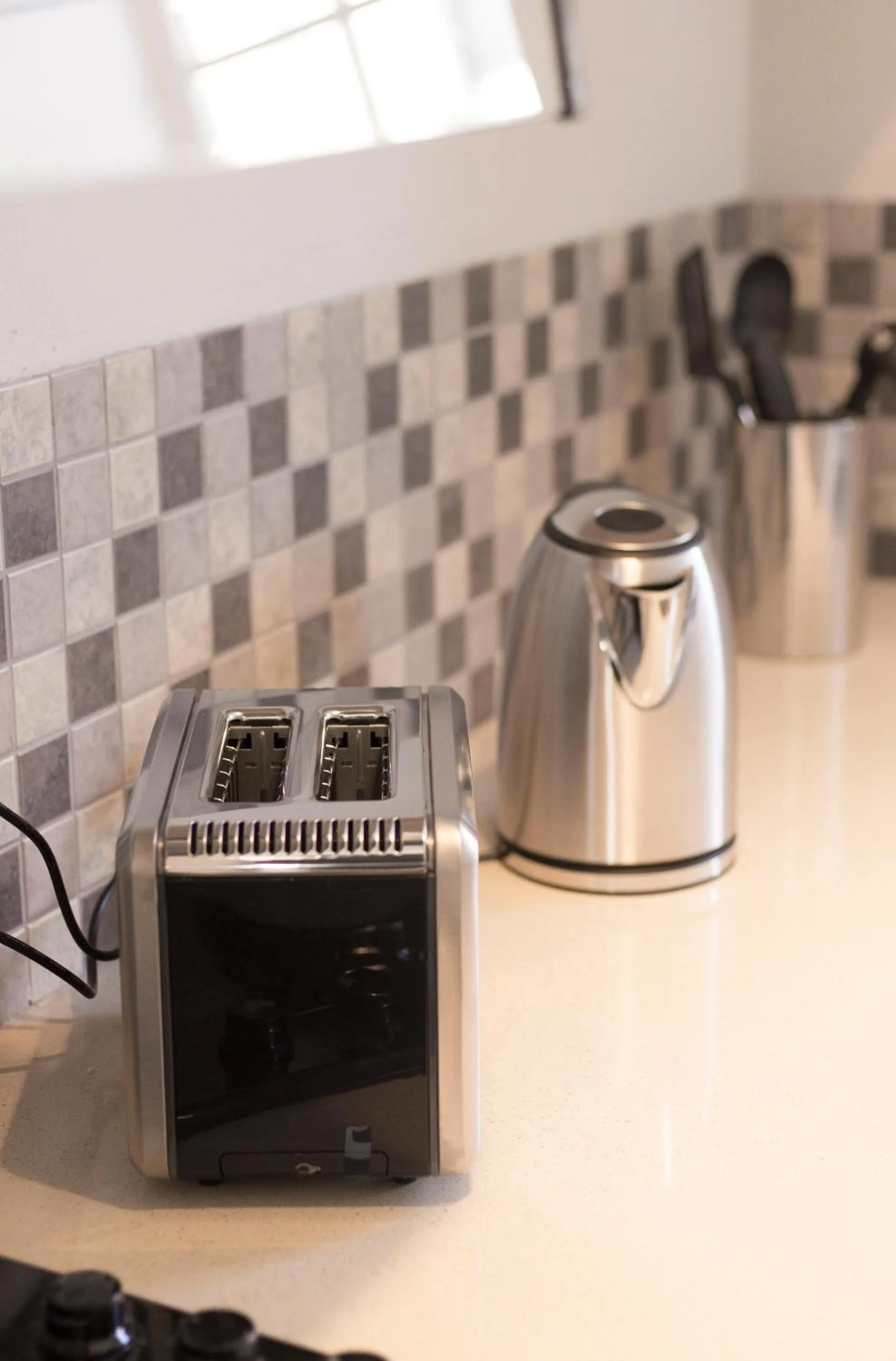 Coffee/tea facilities in 3 Lux Suites