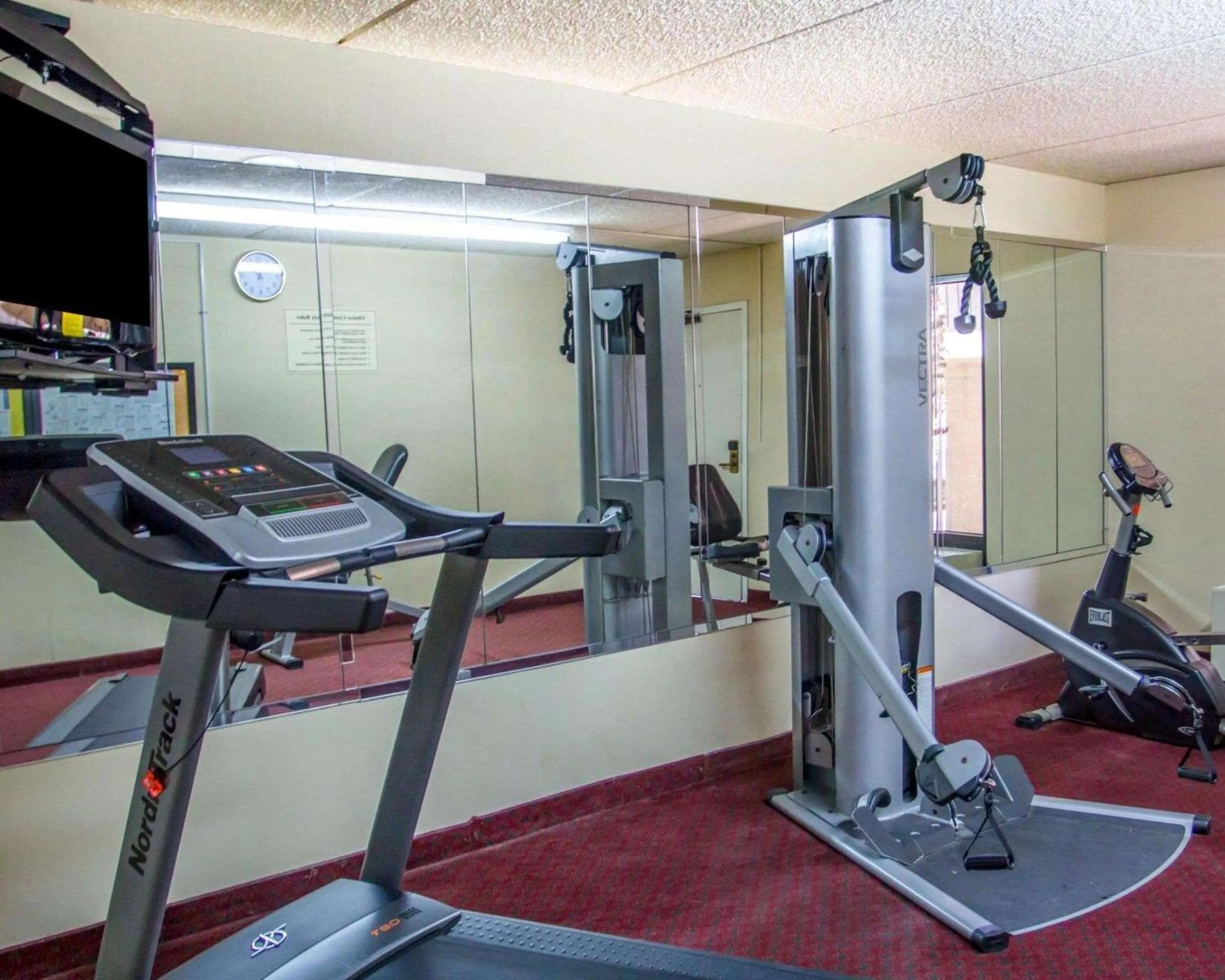 Fitness centre/facilities in Quality Inn Riverside near UCR and Downtown