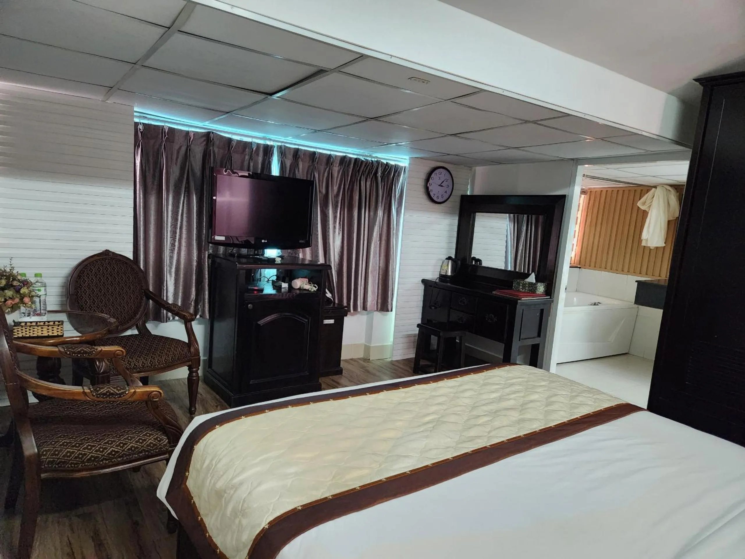 Bed in Vien Dong District 7 Phu My Hung