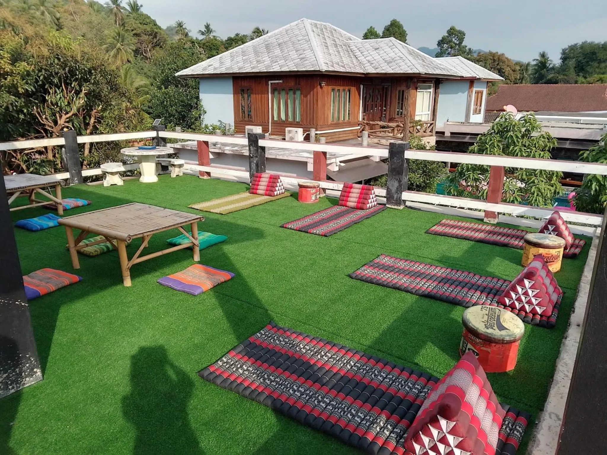 Billabong Hotel and Cafe