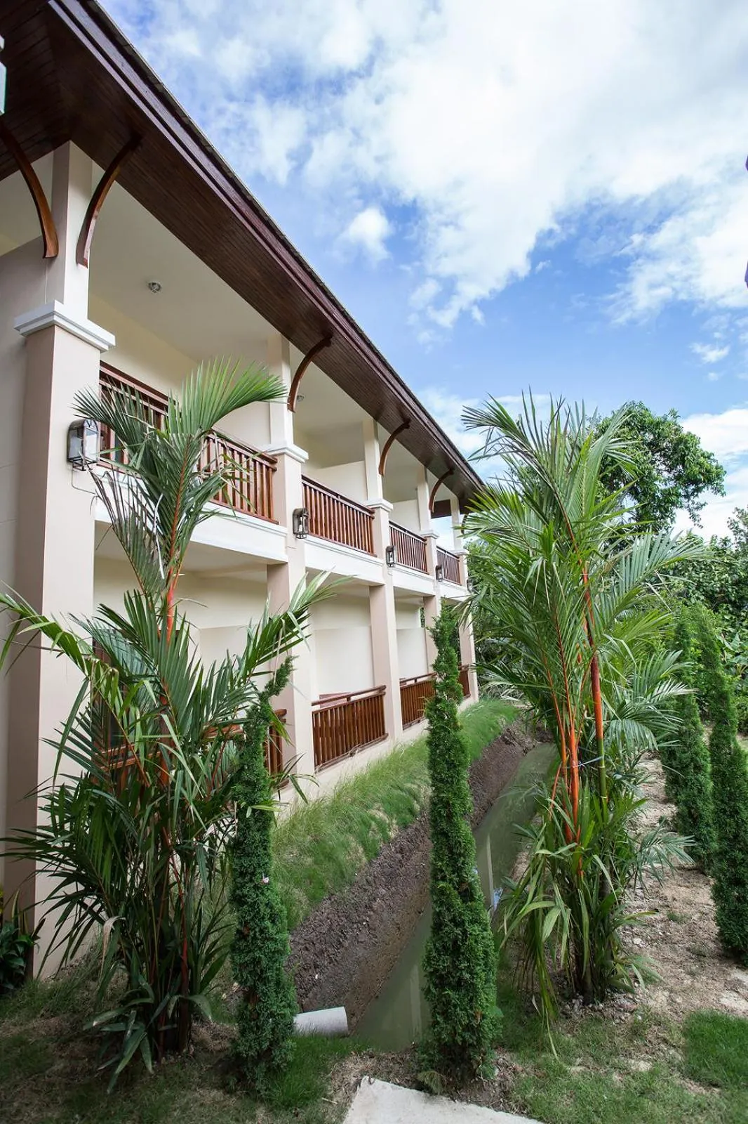 Property building in Oh Amphawa Boutique Resort