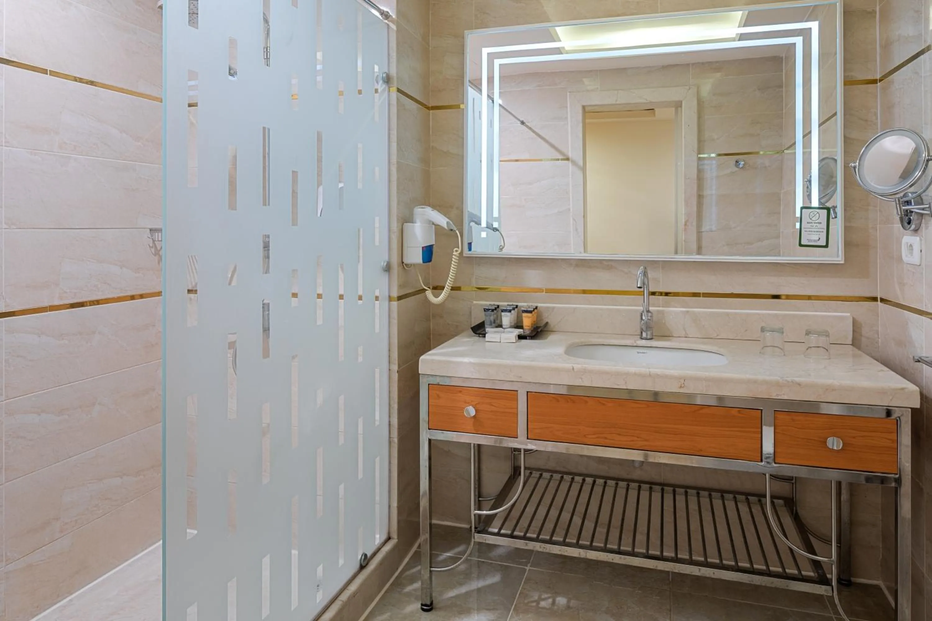 Shower in Pickalbatros Aqua Blu Sharm El Sheikh