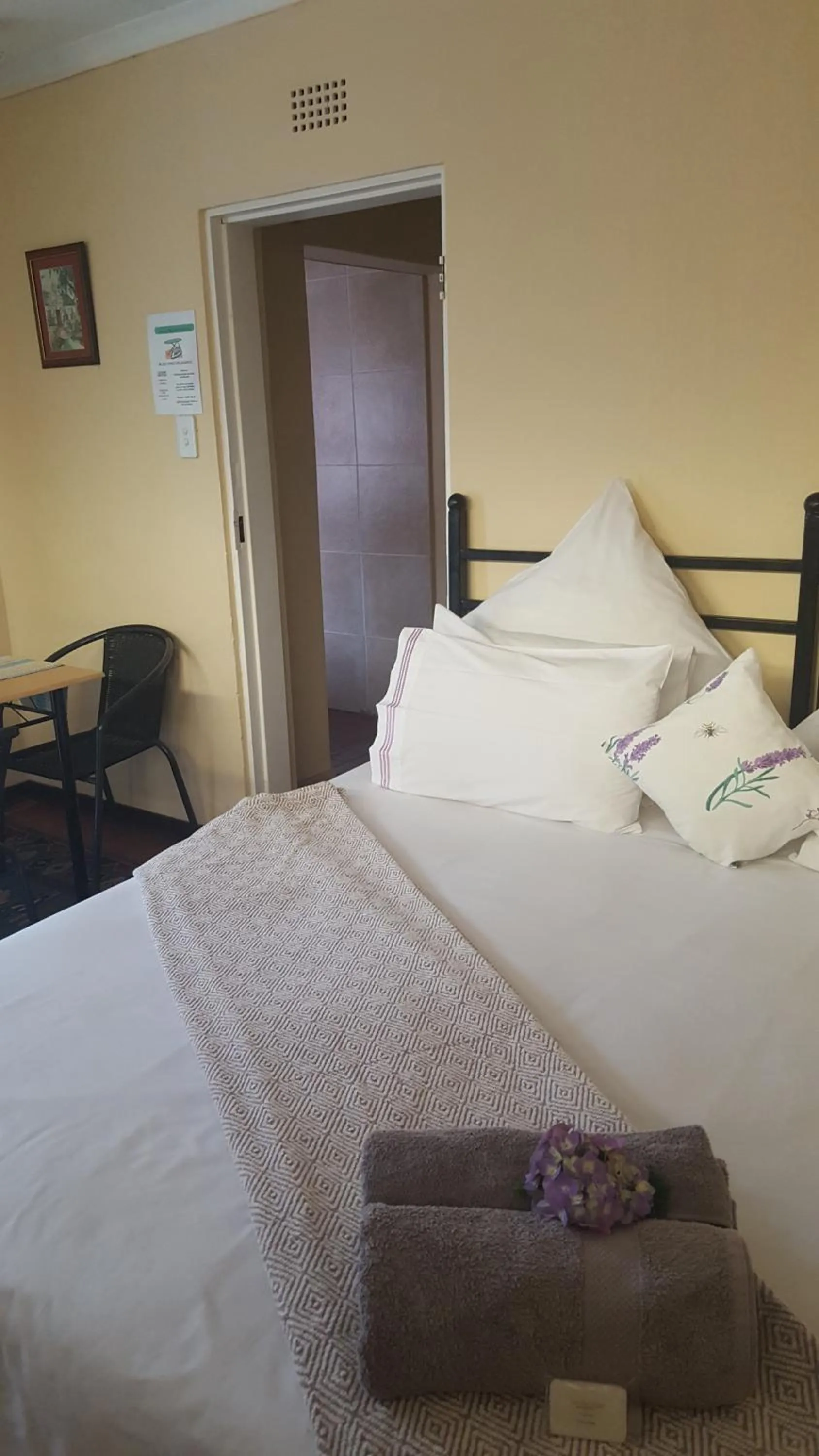 Photo of the whole room, Bed in Amberlight Self Catering Accommodation