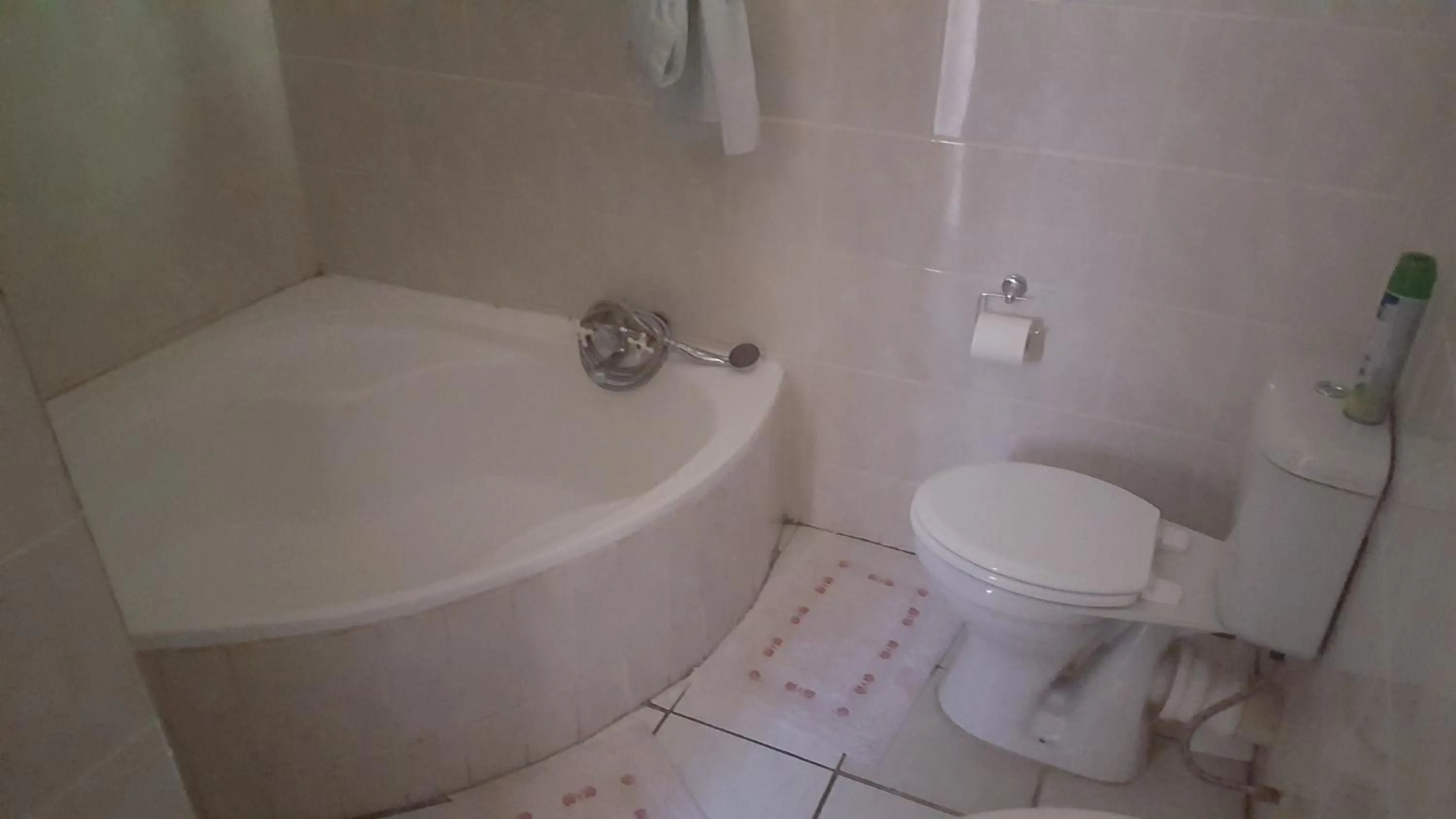 Bathroom in Amberlight Self Catering Accommodation