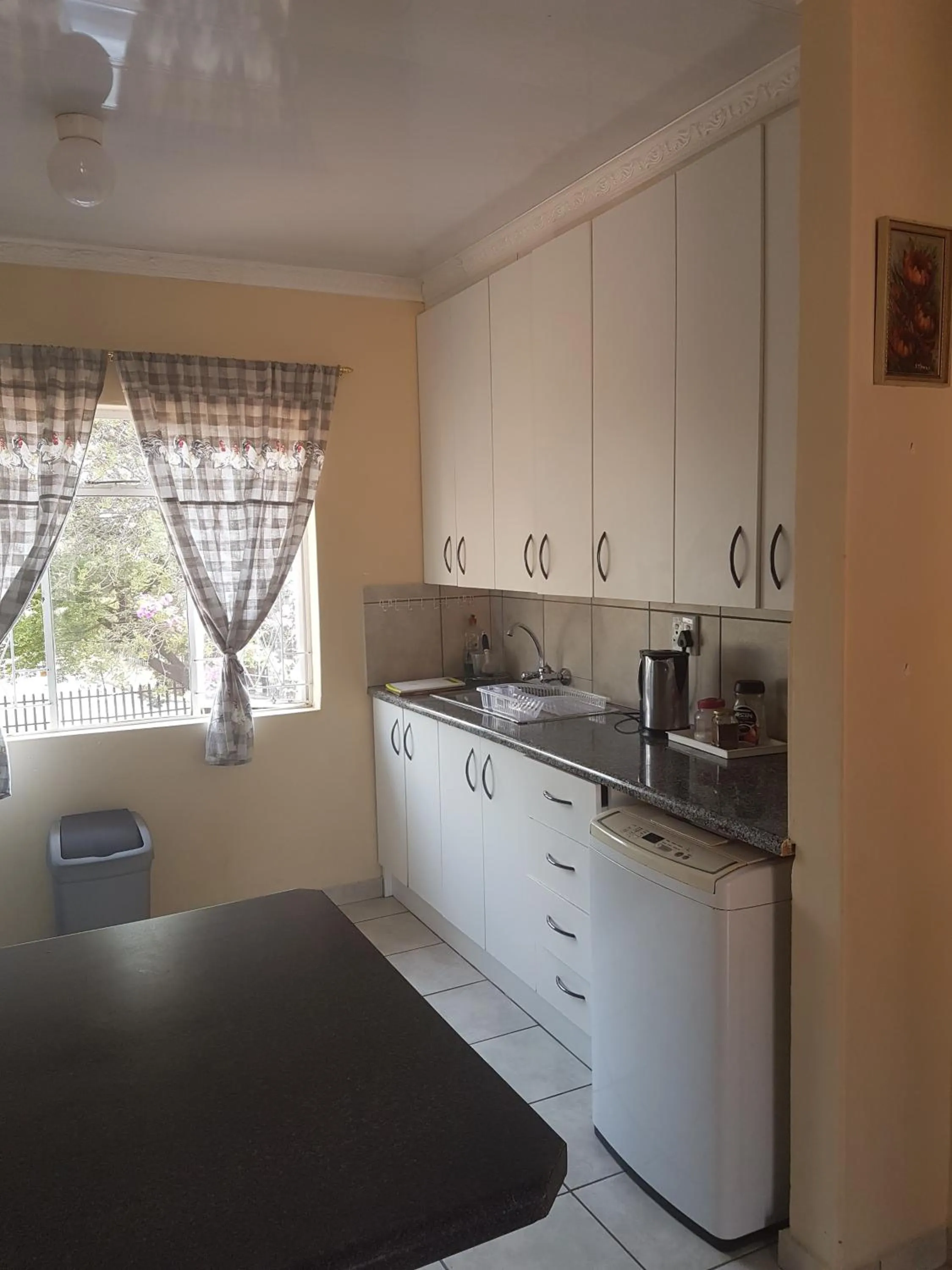 Kitchen or kitchenette in Amberlight Self Catering Accommodation