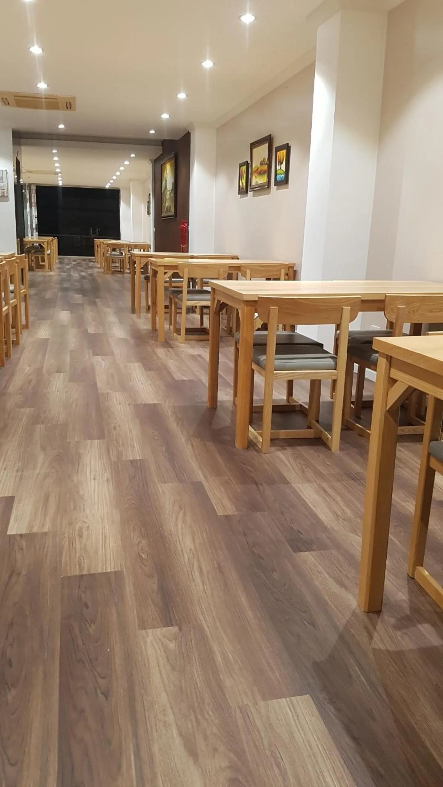 Restaurant/places to eat in The Queen Hotel Ninh Binh