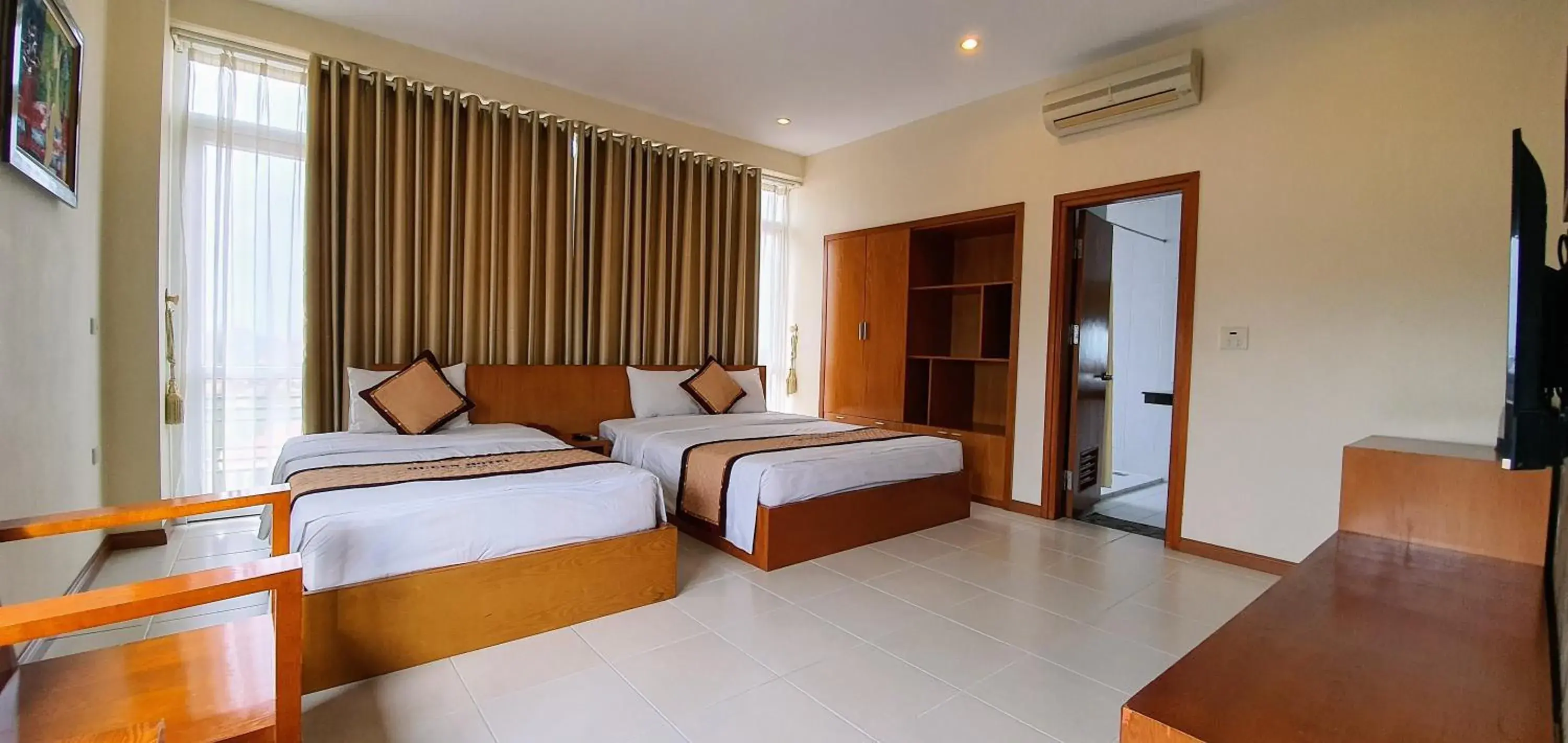 Superior Double Room in The Queen Hotel Ninh Binh Superior Double Room in The Queen Hotel Ninh Binh