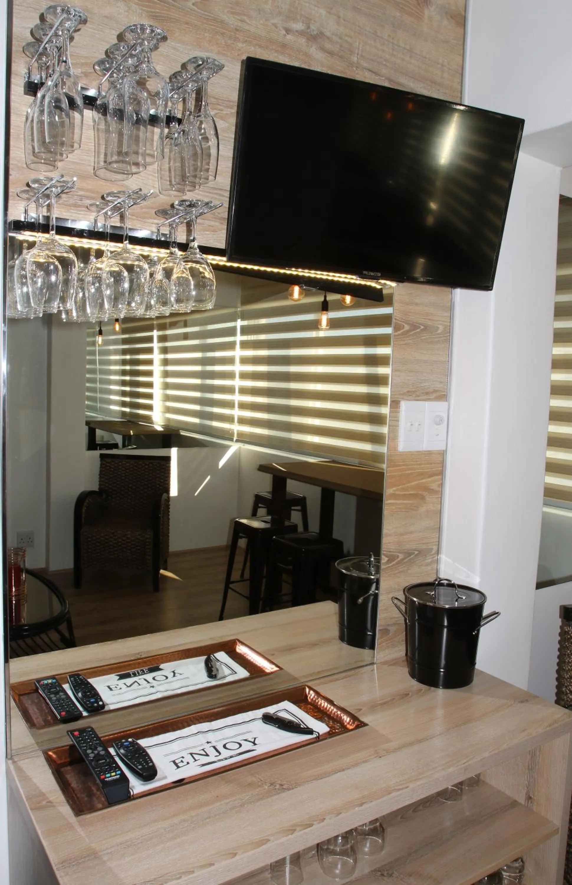 TV and multimedia in 205 New Cumberland