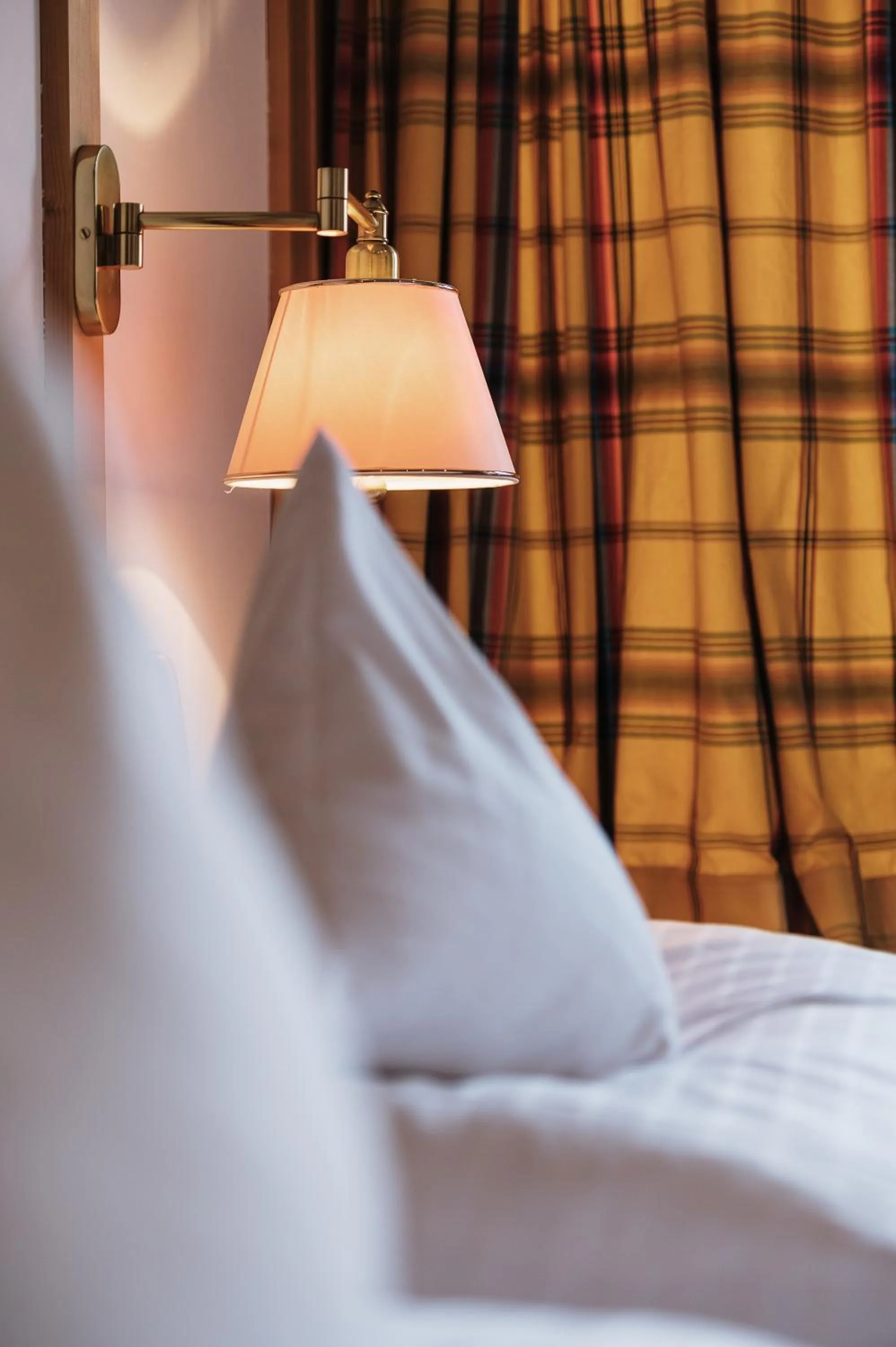 Bed in Heimspitze - Alpenhotel & Wirtshaus