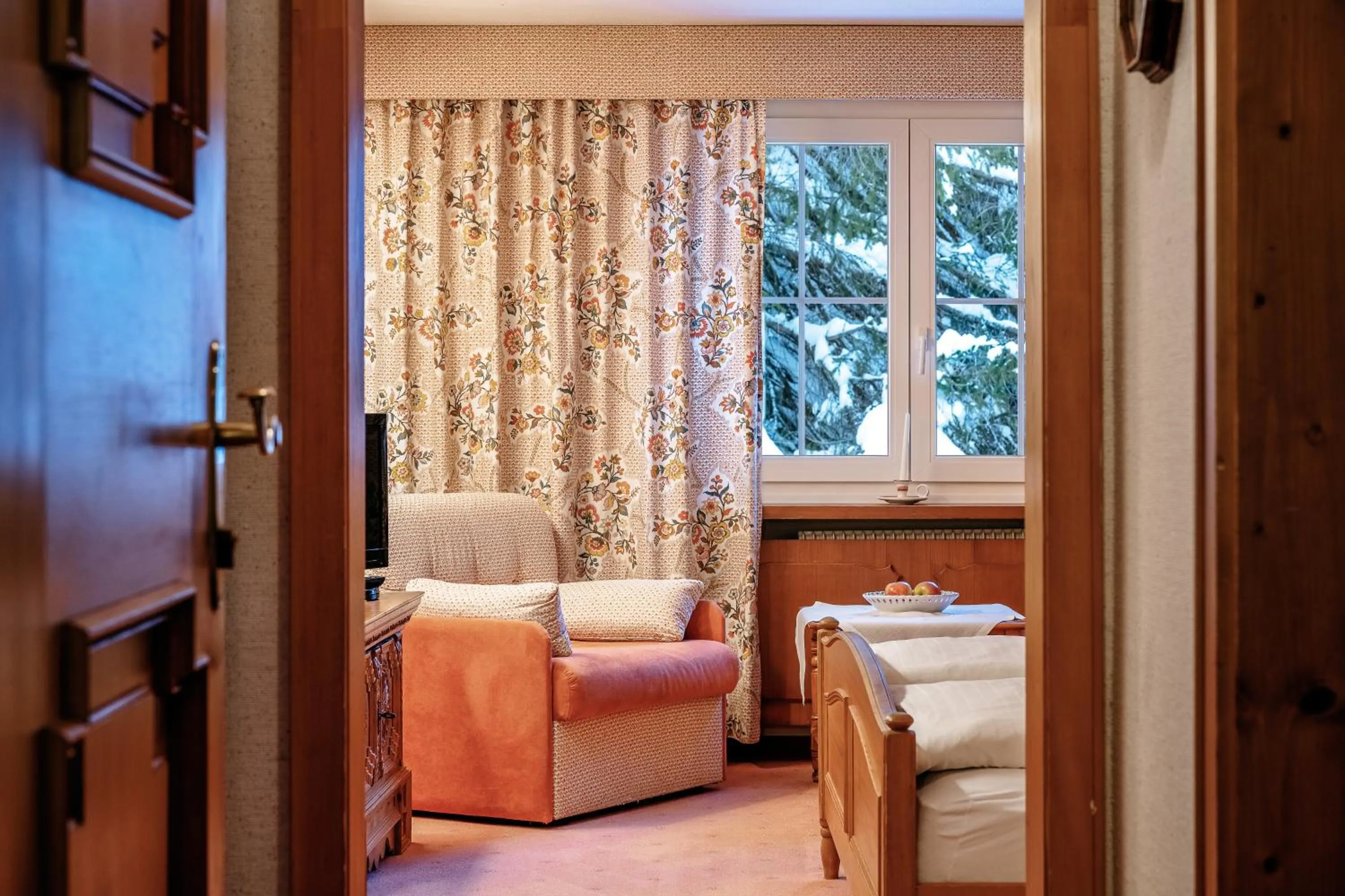 Living room, Bed in Heimspitze - Alpenhotel & Wirtshaus