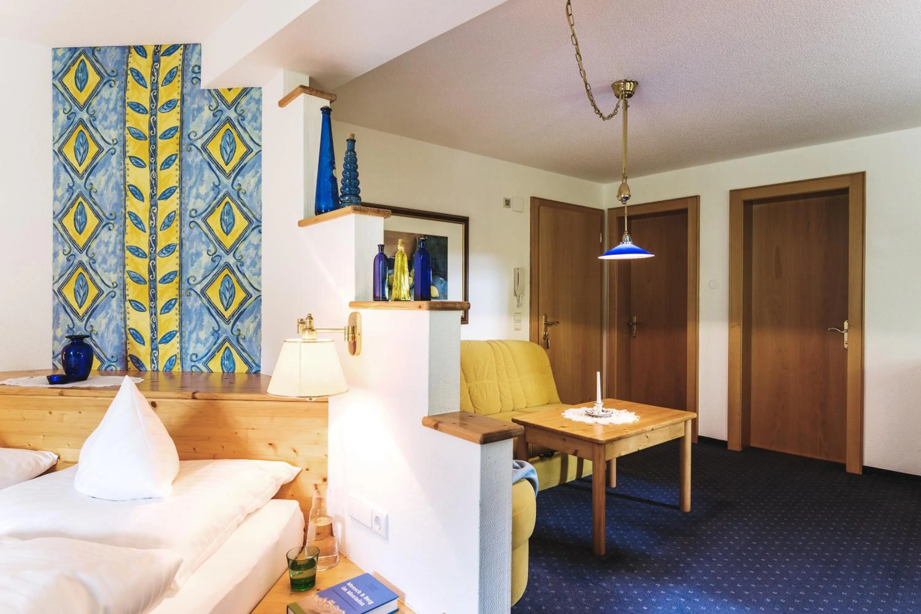 Living room, Bed in Heimspitze - Alpenhotel & Wirtshaus