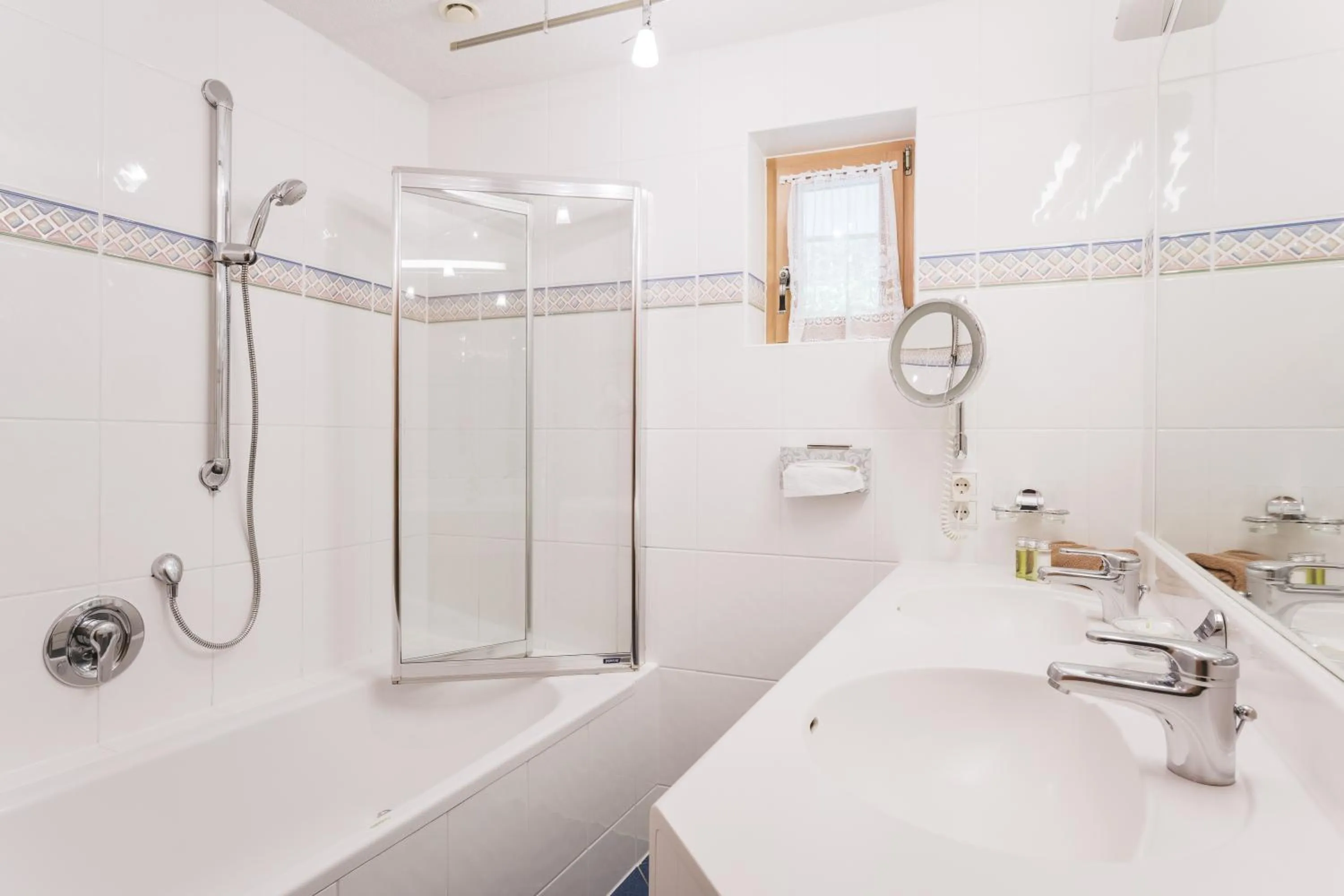 Bathroom in Heimspitze - Alpenhotel & Wirtshaus