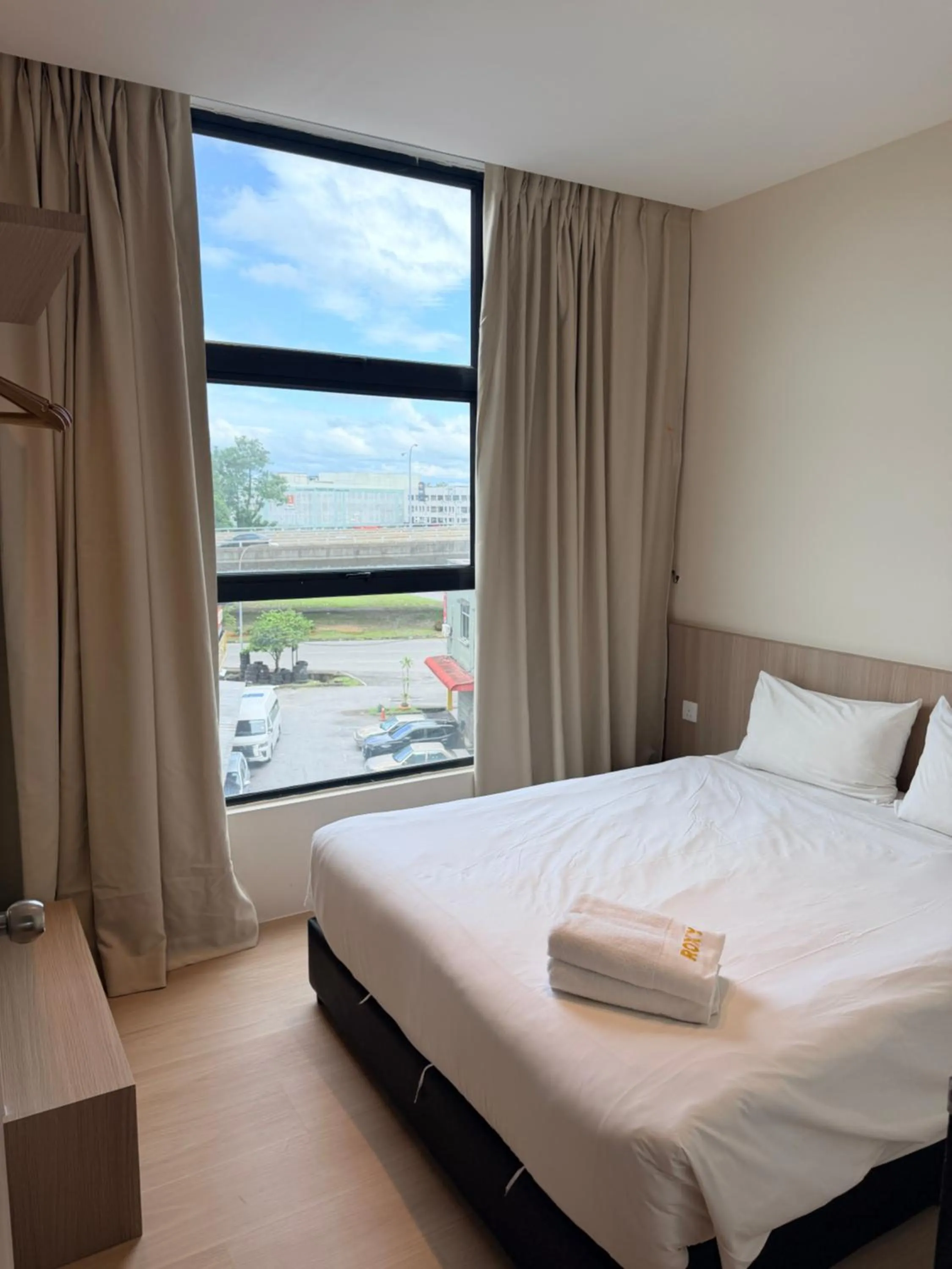 Bedroom, Bed in Roxy Hotel & Apartments