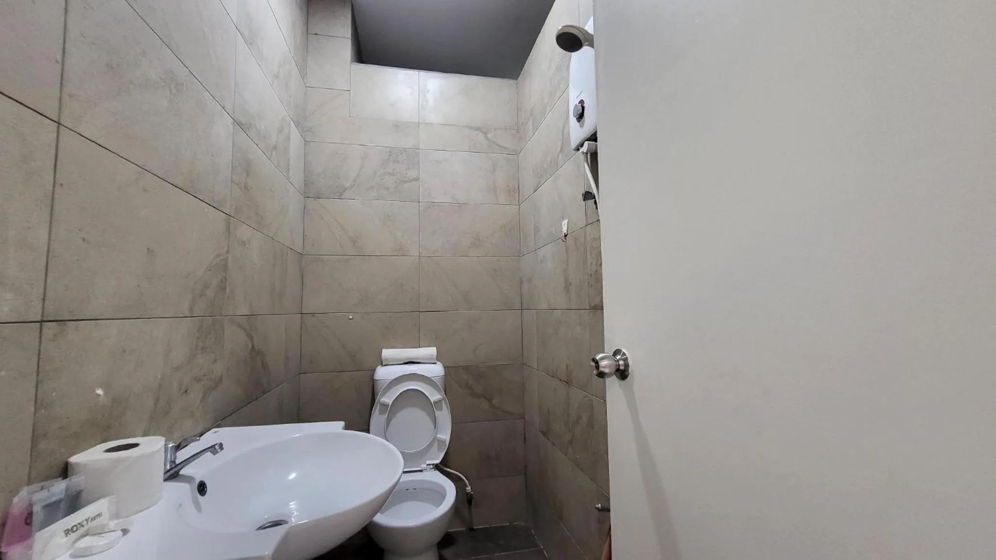 Shower in Roxy Hotel & Apartments