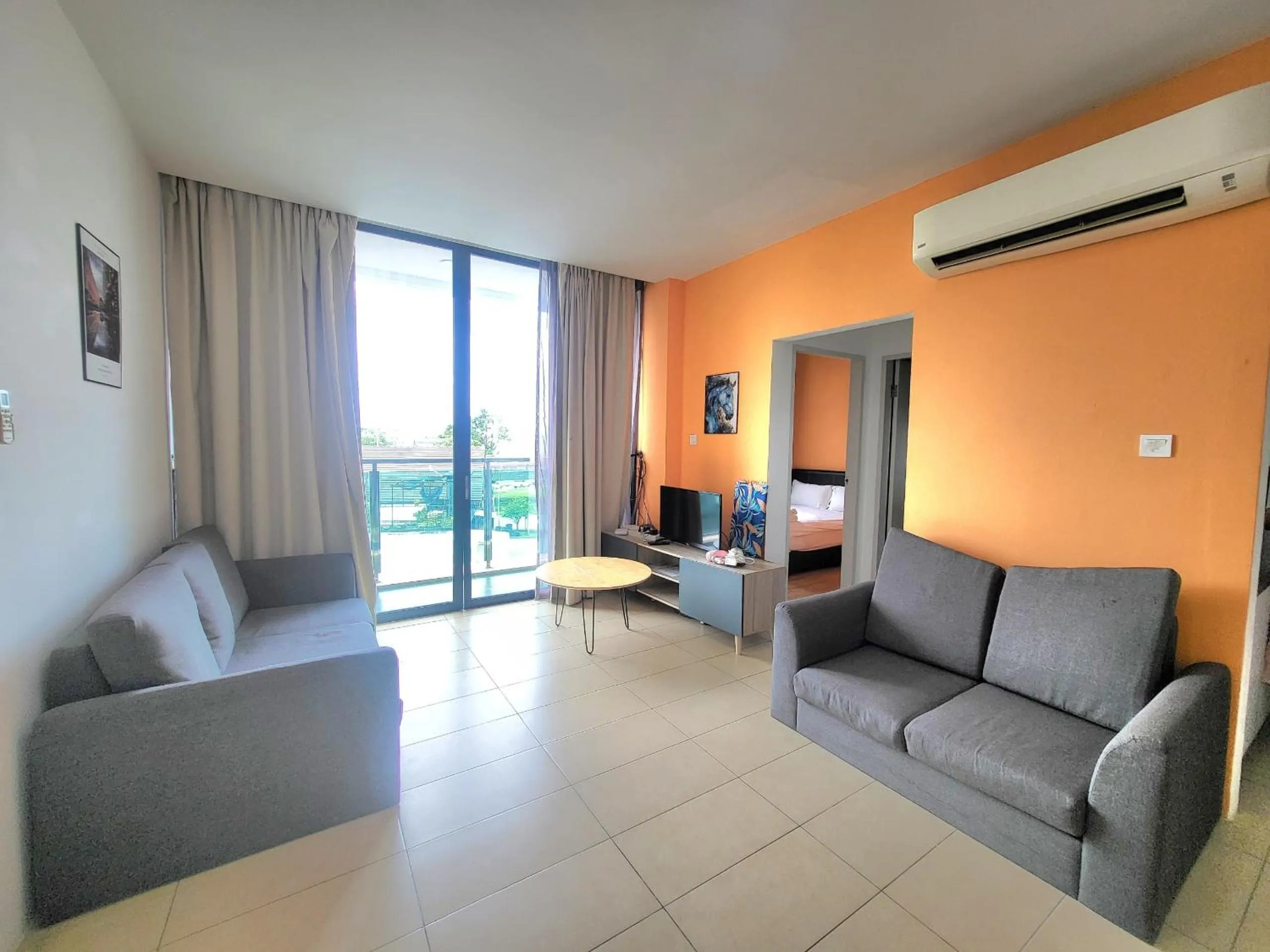 TV and multimedia in Roxy Hotel & Apartments