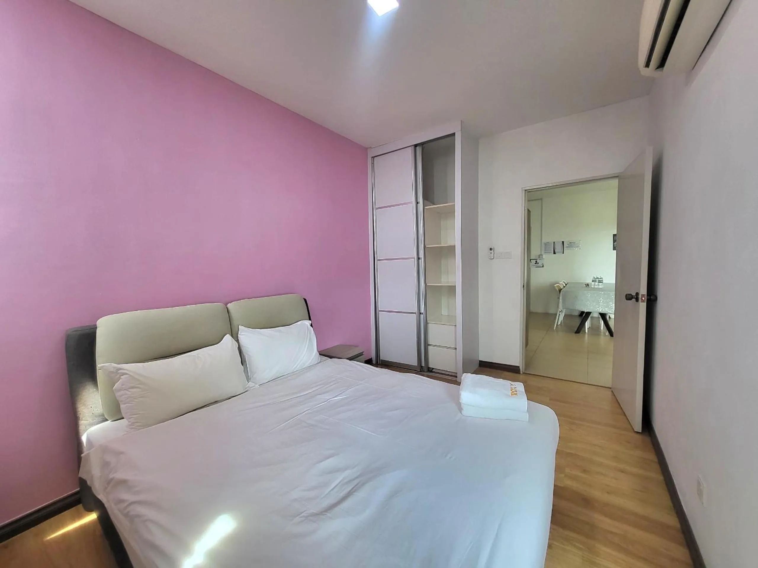 Bedroom, Bed in Roxy Hotel & Apartments