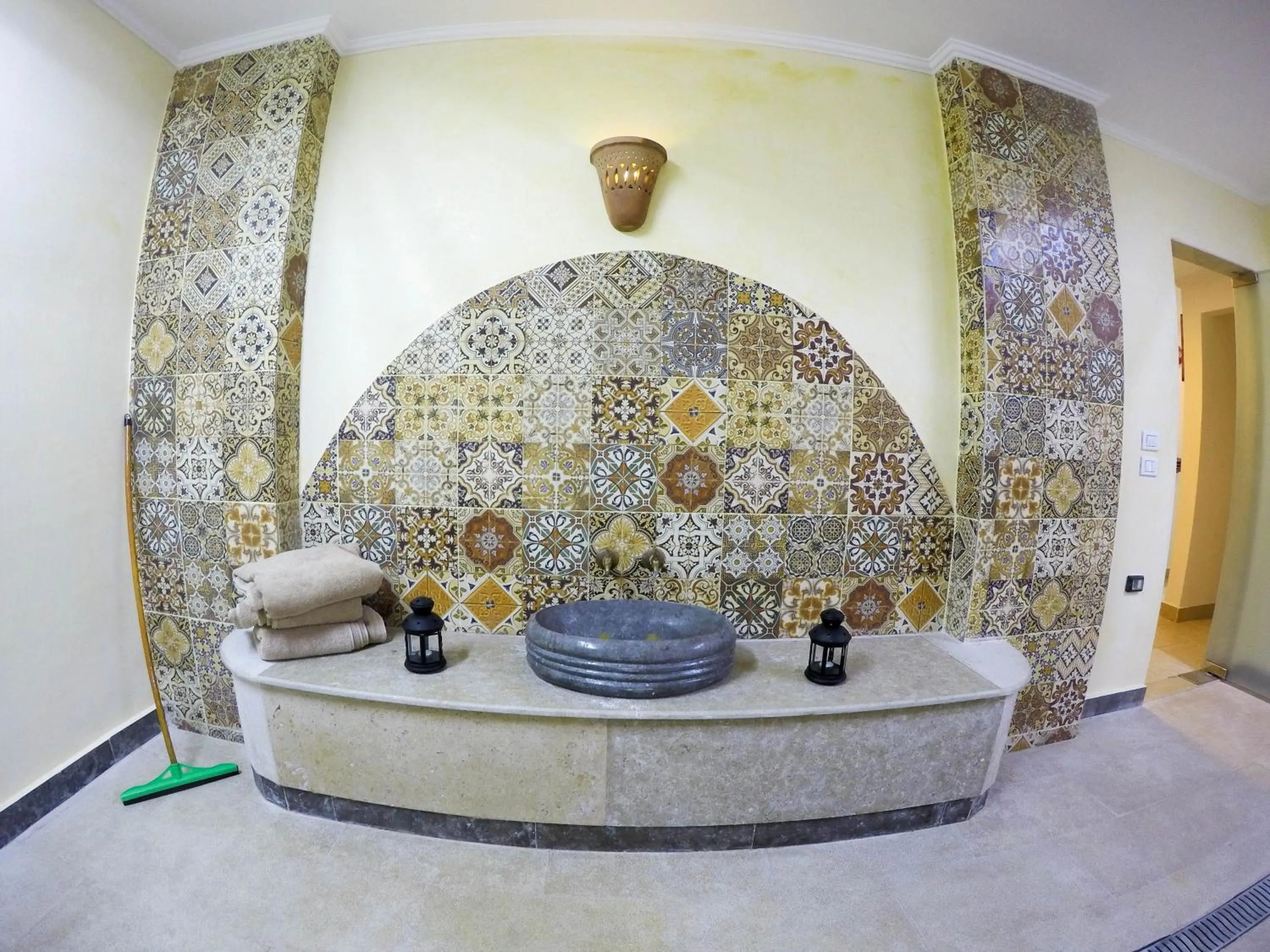 Lagoonie Lodge & Beach