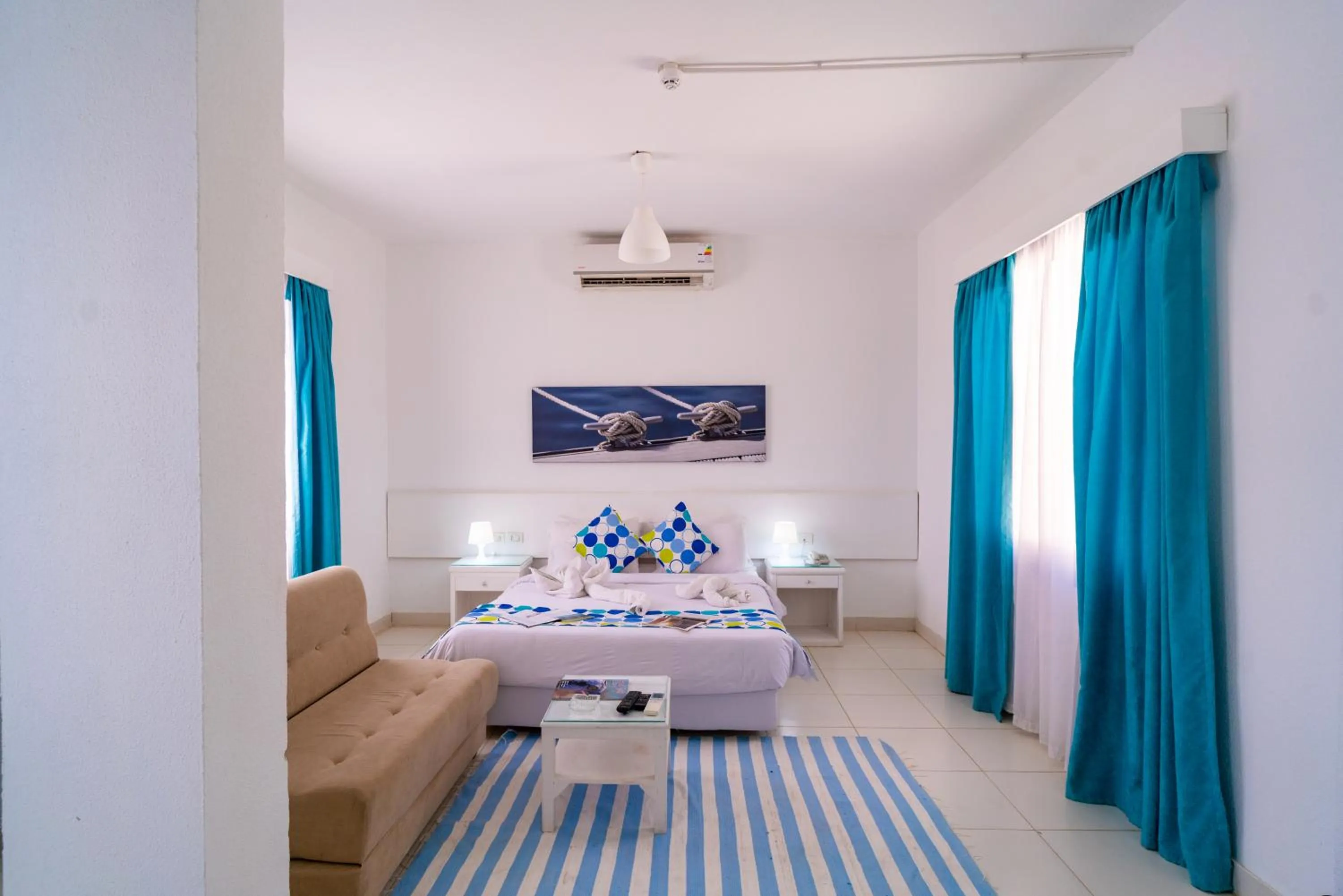 Lagoonie Lodge & Beach