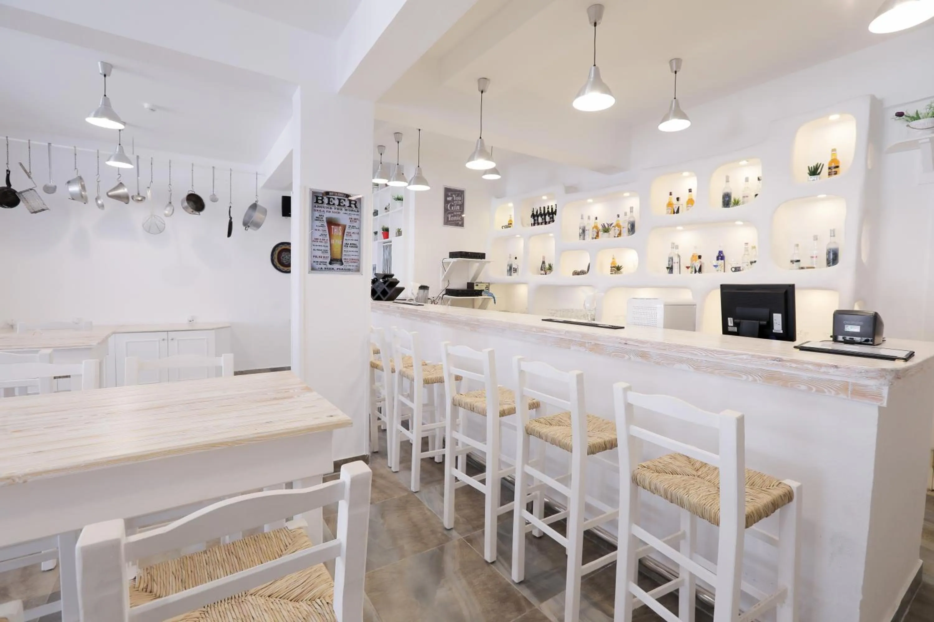 Lagoonie Lodge & Beach