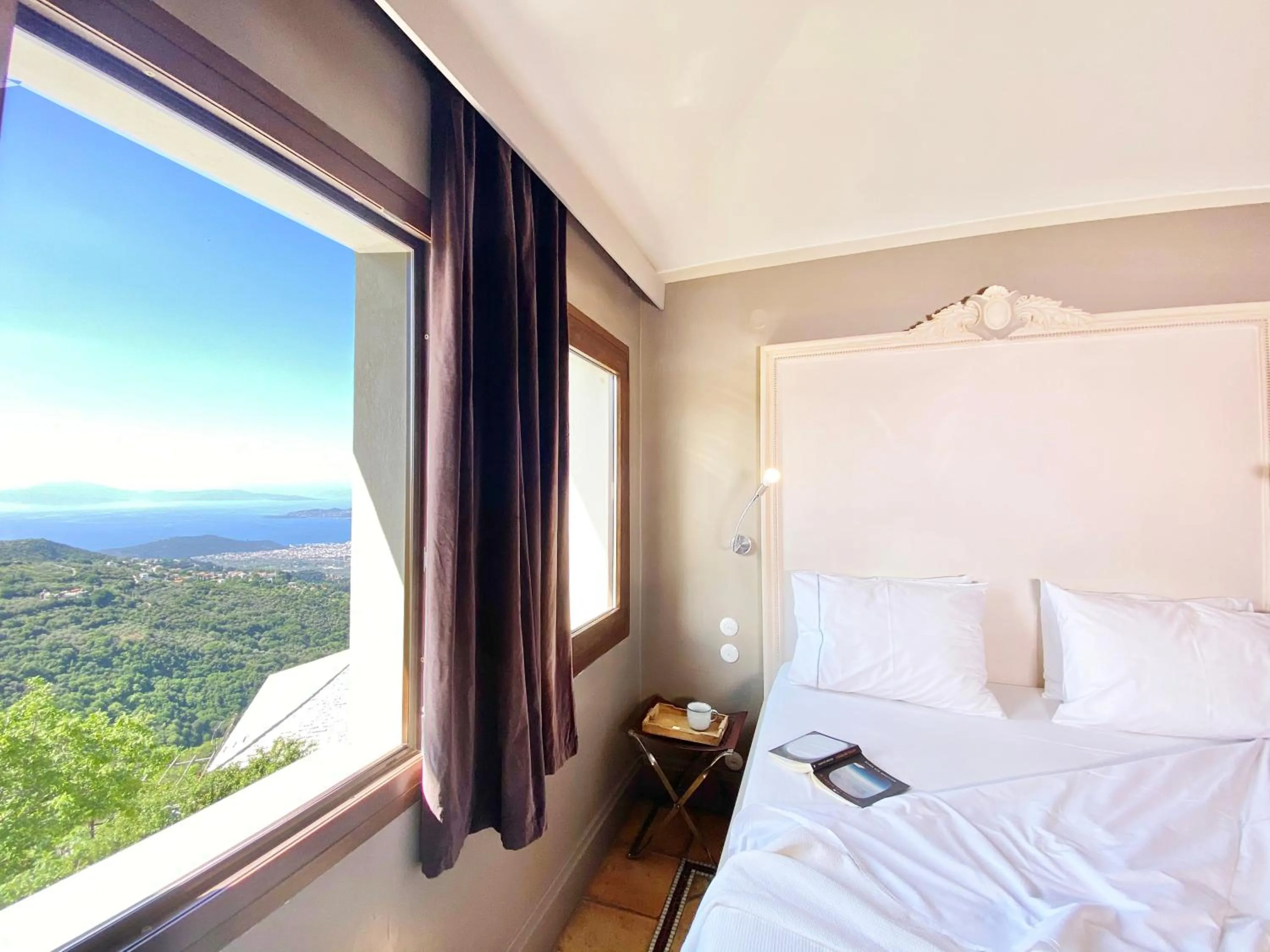 Bed in Archontika Karamarlis