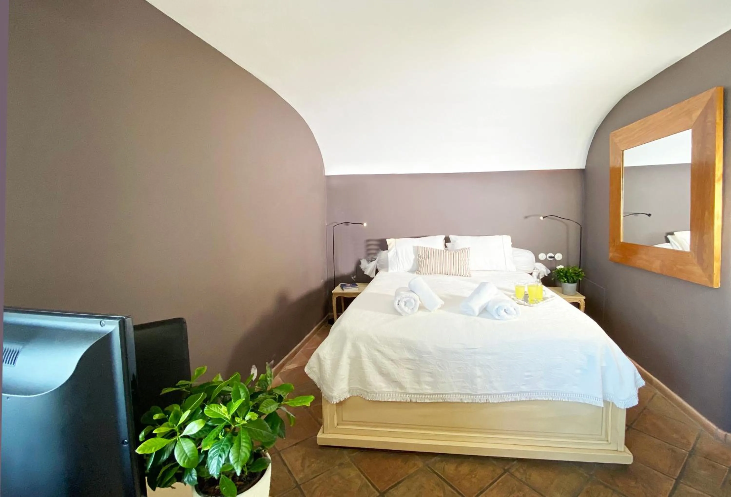 Bed in Archontika Karamarlis