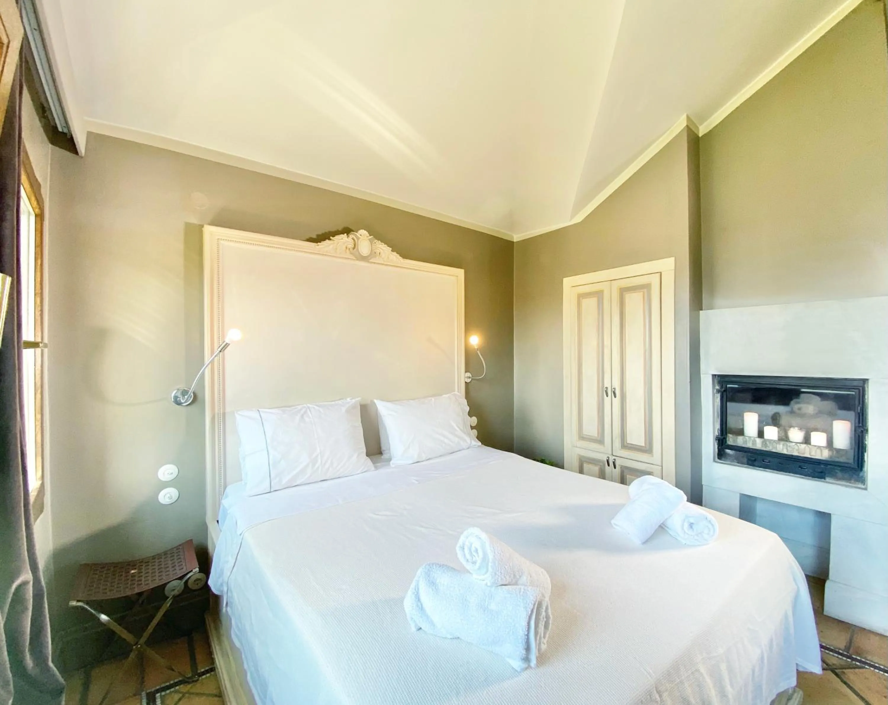 Bed in Archontika Karamarlis